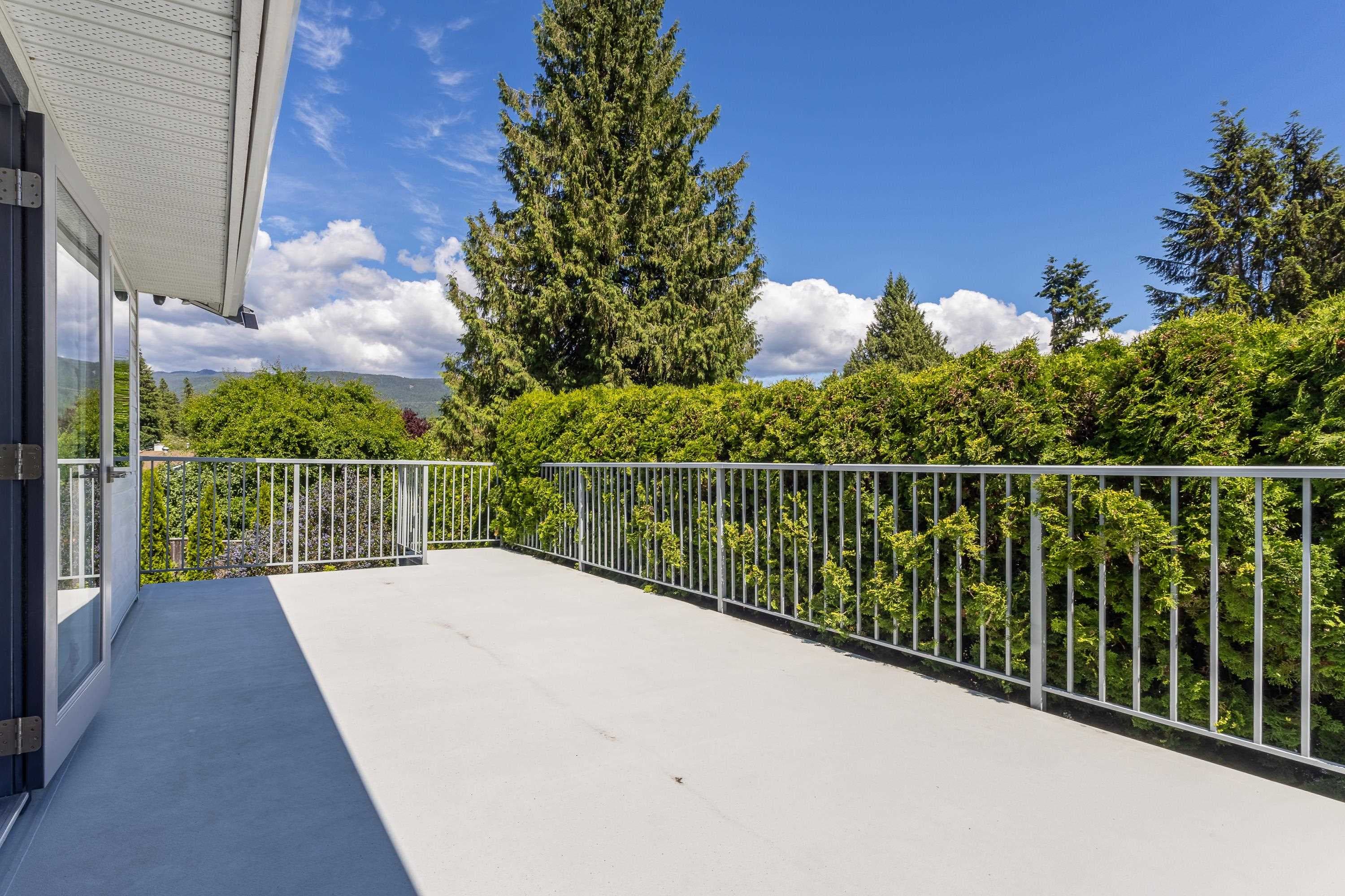 5714 Trail Avenue, Sechelt, V0N 3A0 — photo 4