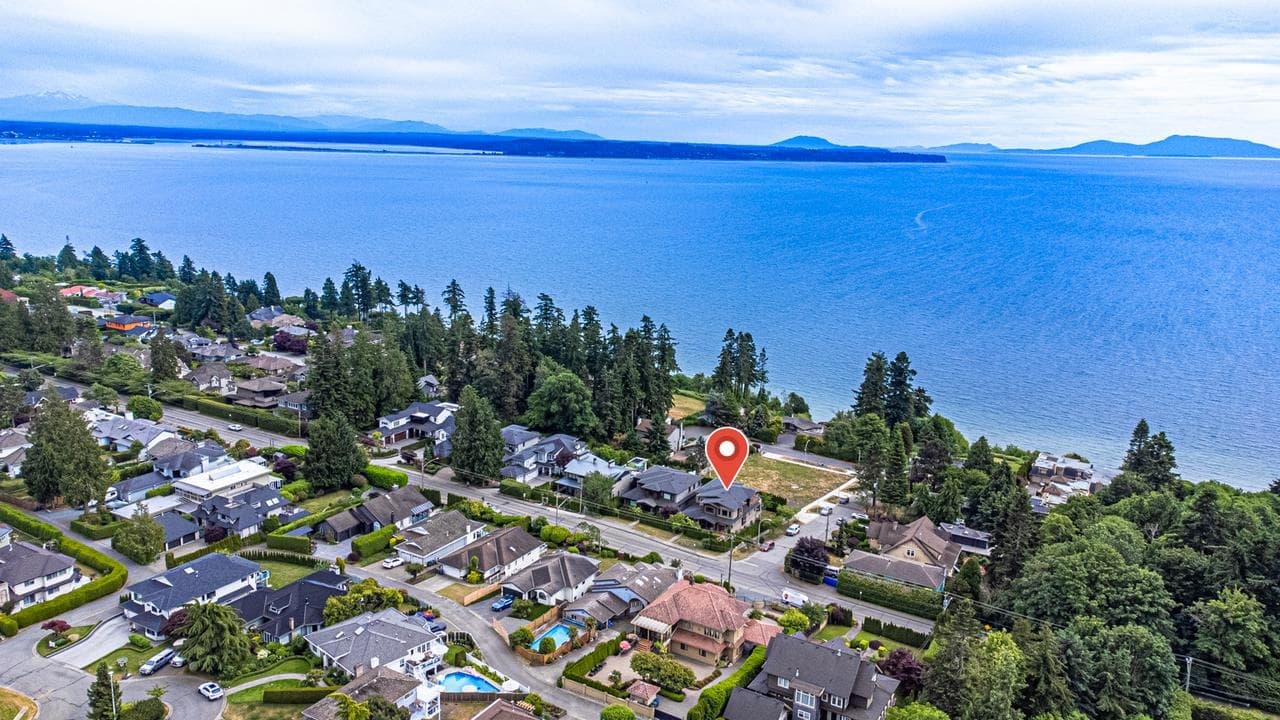 13372 Marine Drive, Surrey, V4A 1G2 — photo 1