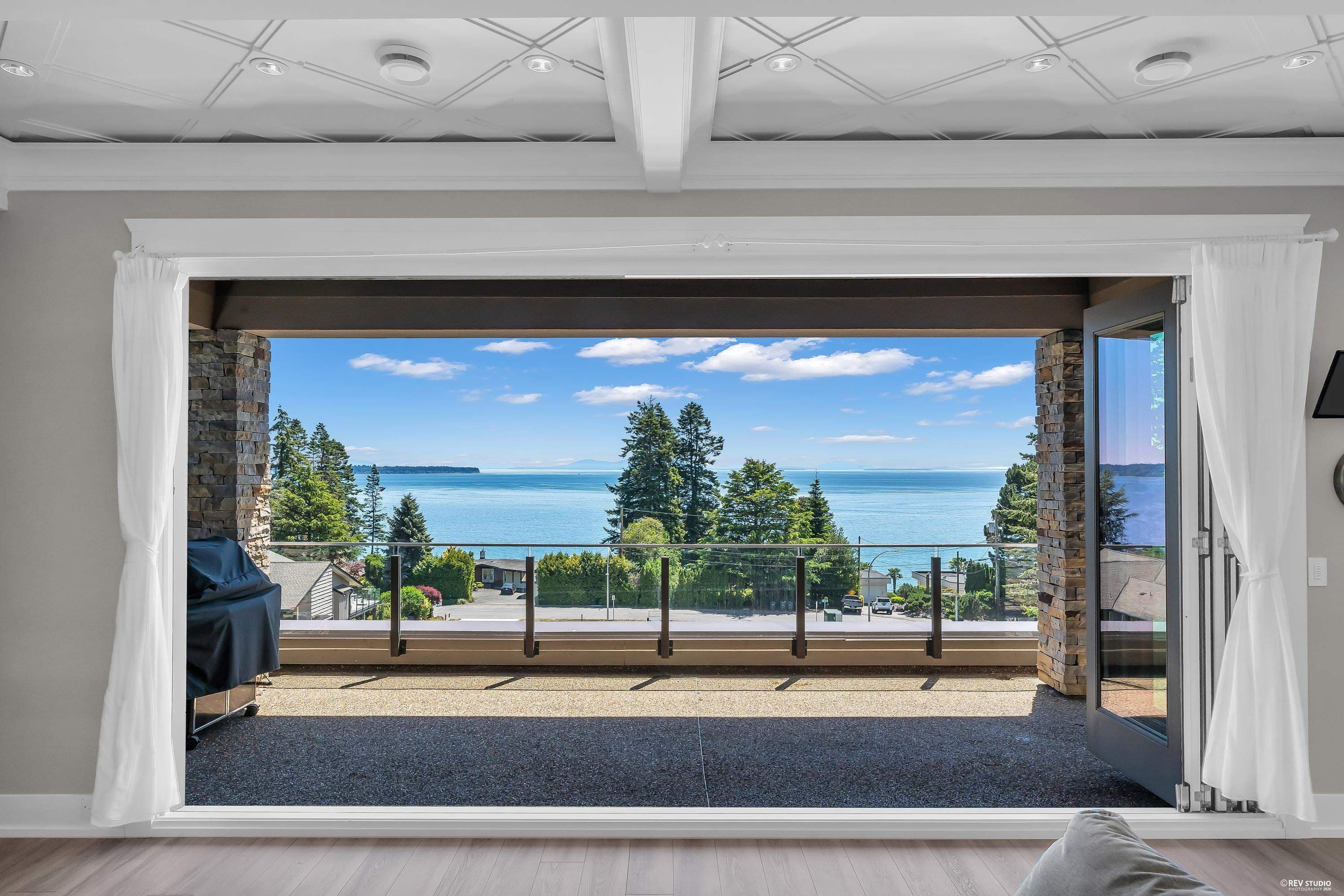 13372 Marine Drive, Surrey, V4A 1G2 — photo 4