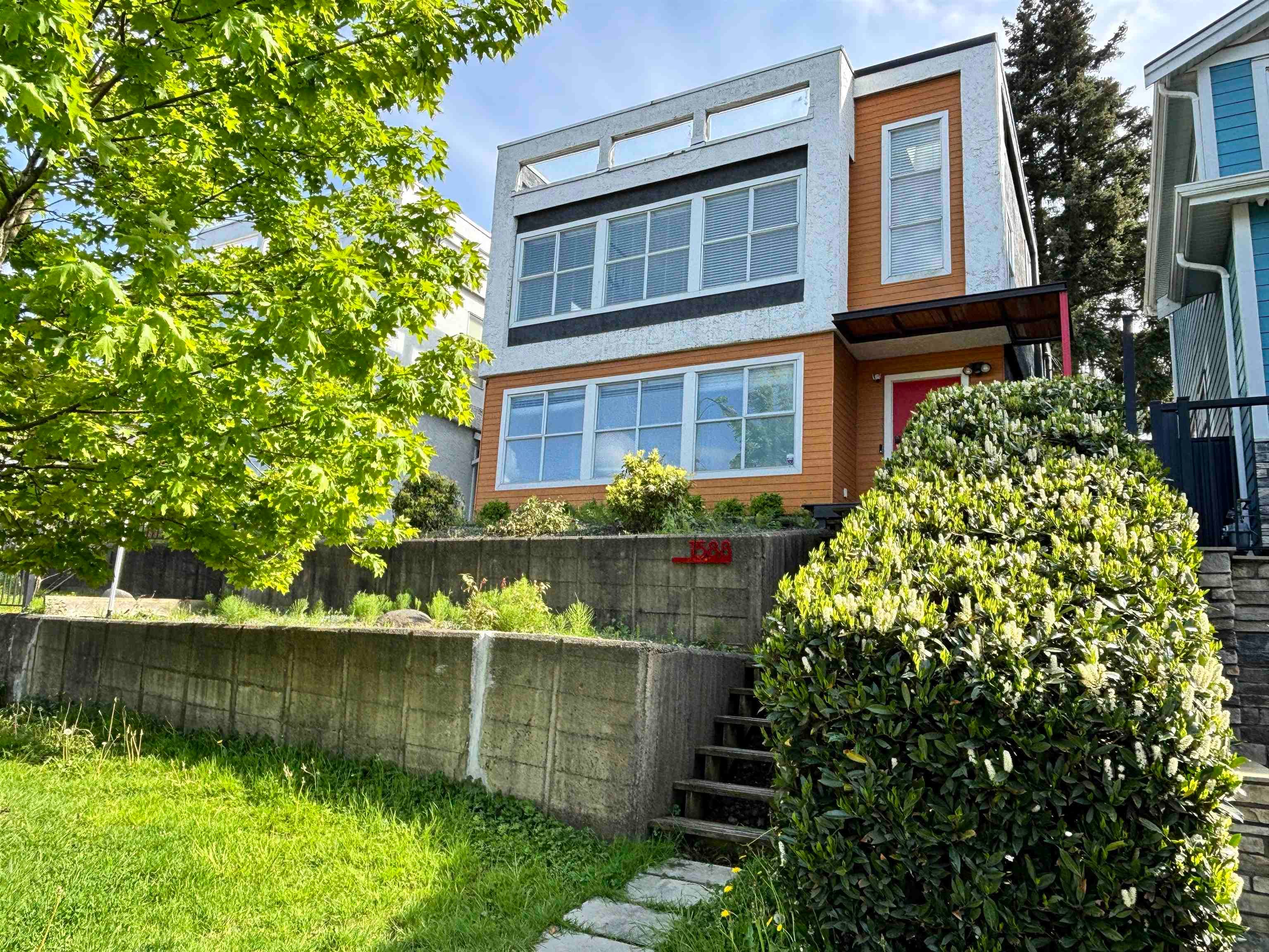 1588 E 41st Avenue, Vancouver, V5P 1K2 — photo 1