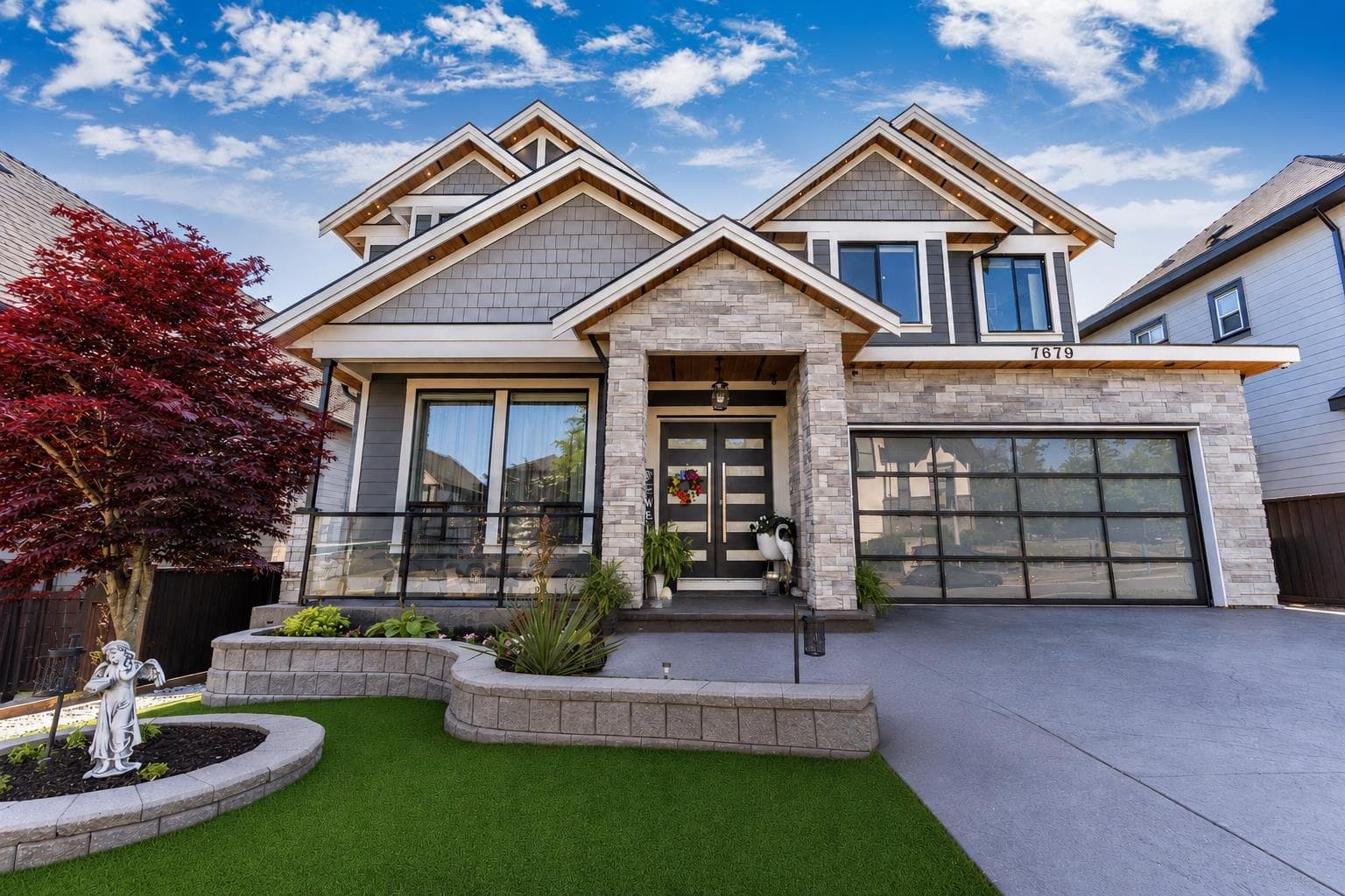 7679 155 Street, Surrey, V3R 9C1 — photo 1