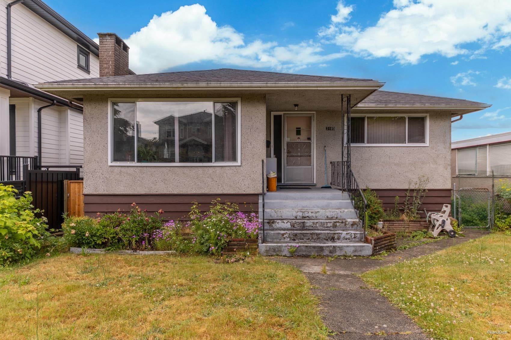 3185 E 16th Avenue, Vancouver, V5M 2M7 — photo 1