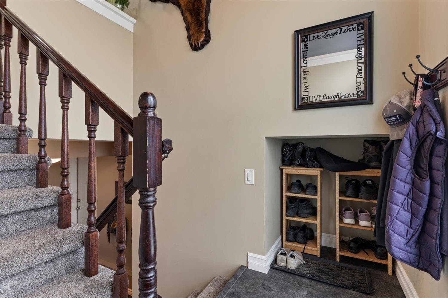 46533 Darlene Avenue, Chilliwack, V2P 6W9 — photo 2