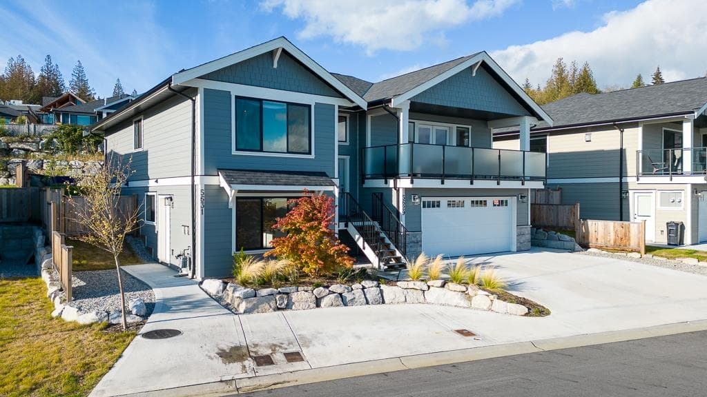 5629 Kingbird Crescent, Sechelt, V7Z 0S4 — photo 2