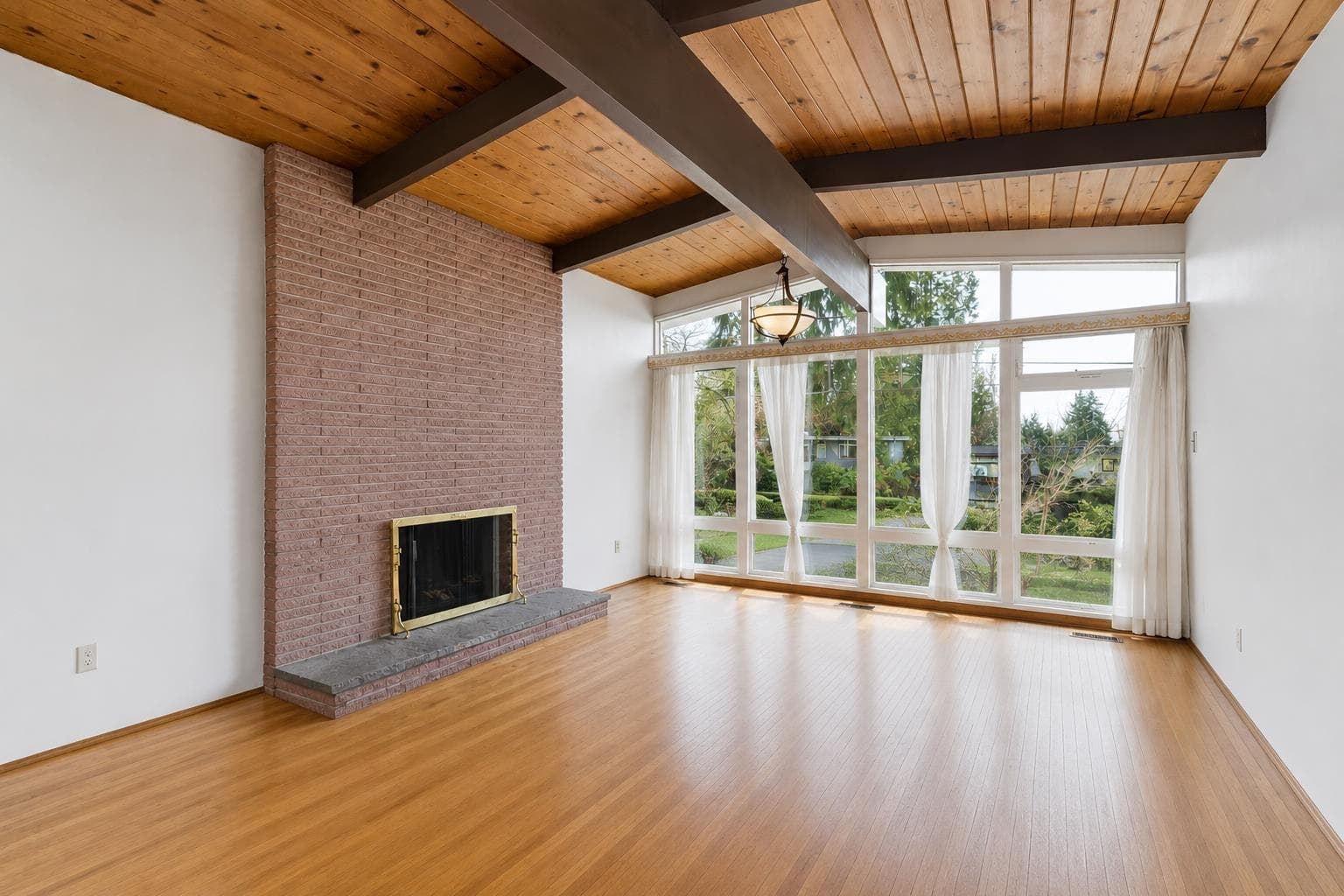 922 Canyon Boulevard, North Vancouver, V7R 2J8 — photo 2