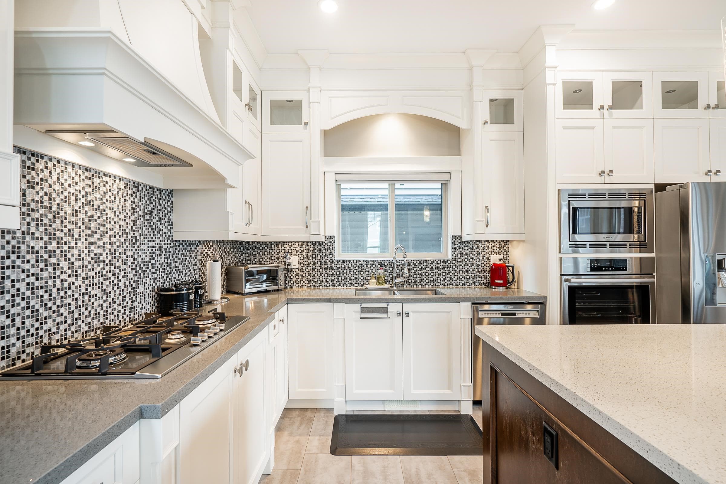 1400 Coast Meridian Road, Coquitlam, V3E 0H5 — photo 4