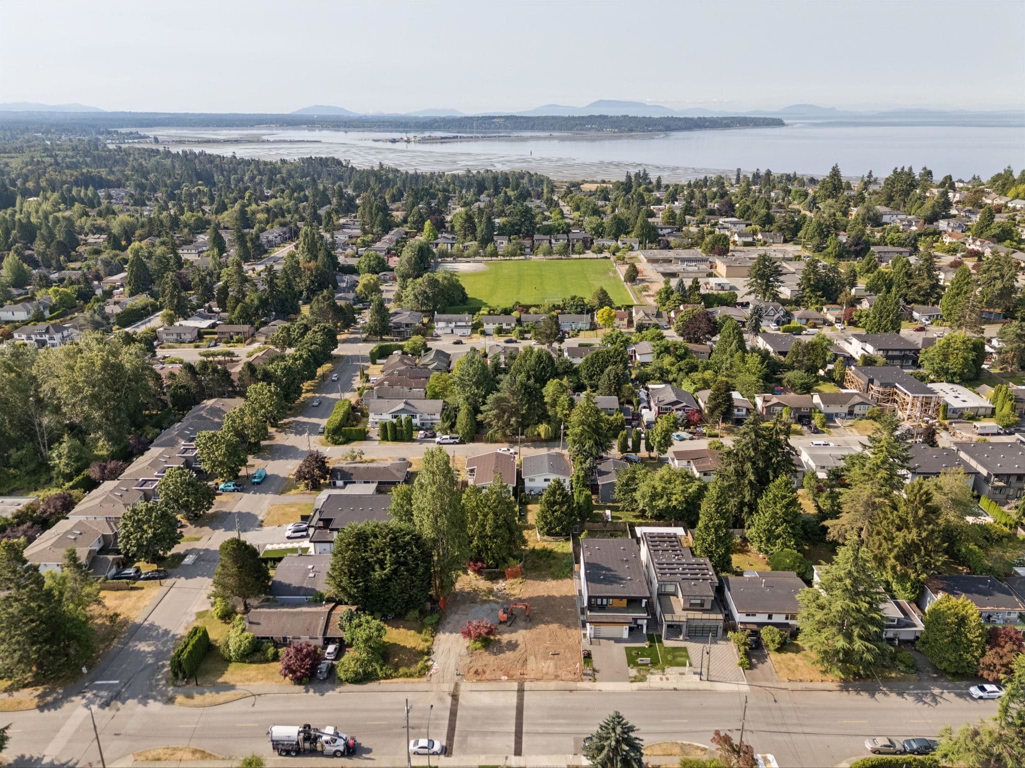 15916 Russell Avenue, White Rock