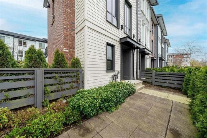 8 - 15828 27 Avenue, White Rock