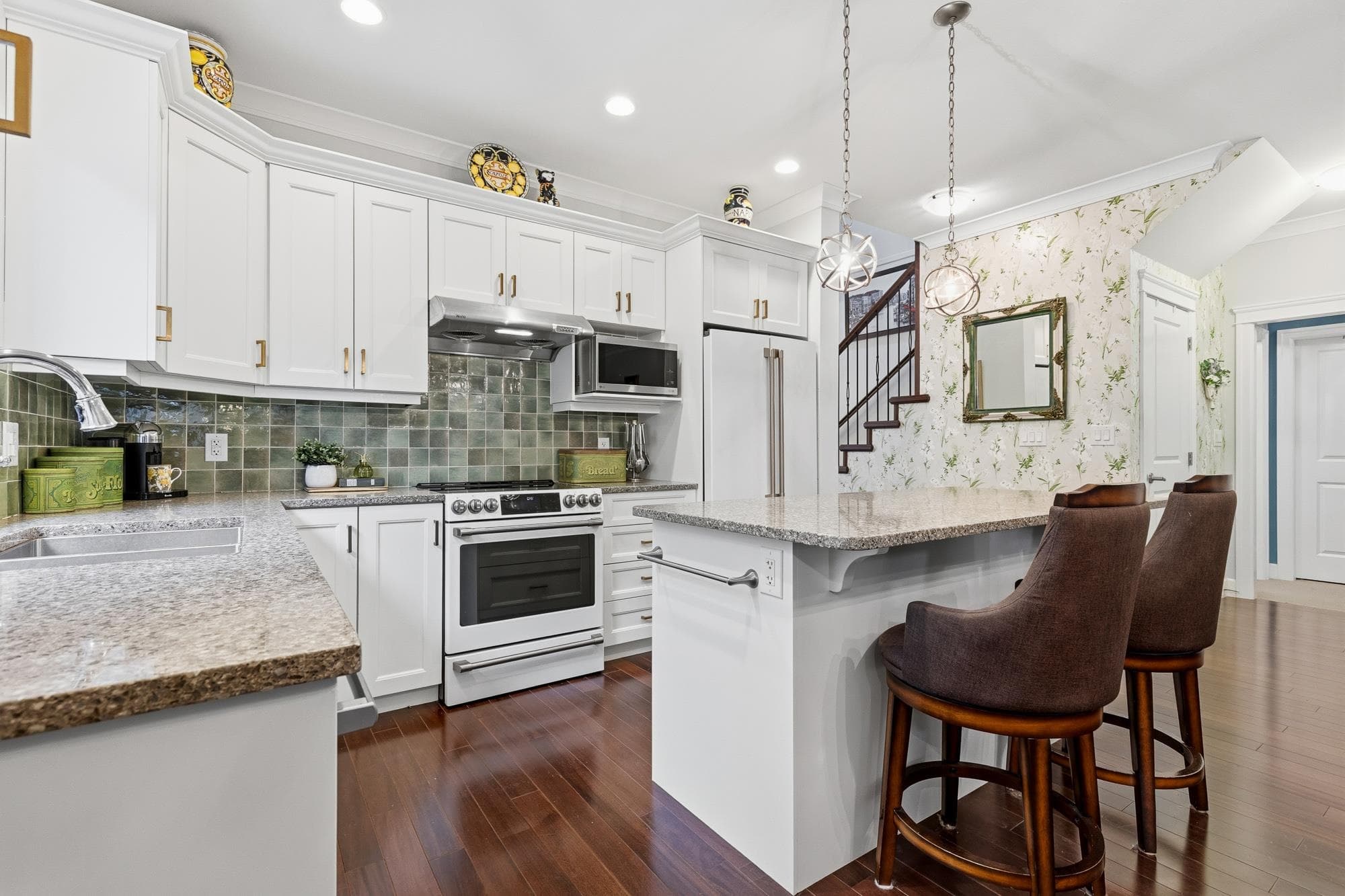 45863 S Foxridge Crescent, Chilliwack, V2R 0P7 — photo 2