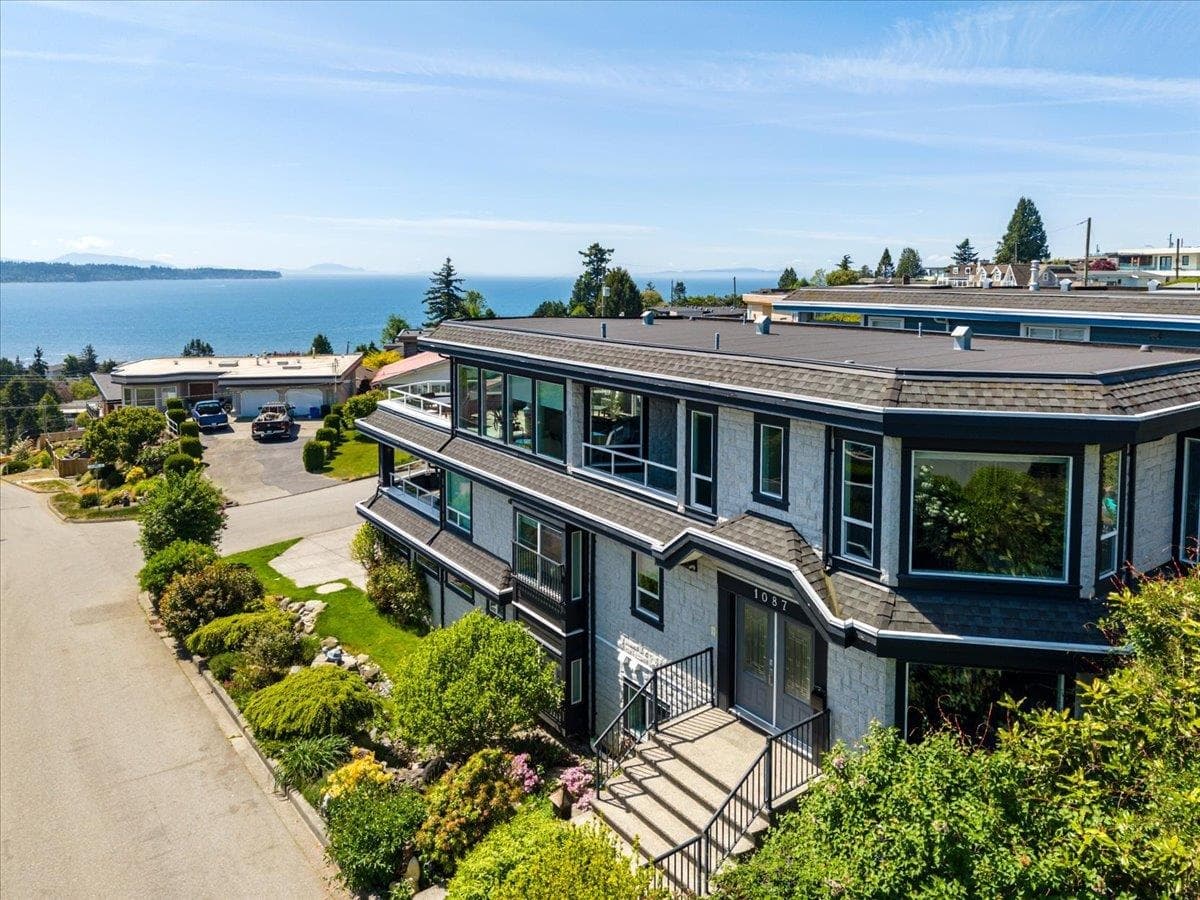 1087 Finlay Street, White Rock
