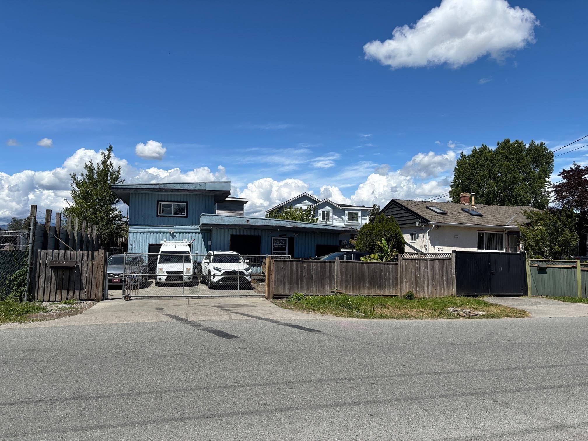12711 112a Avenue, Surrey, V3V 3L4 — photo 1
