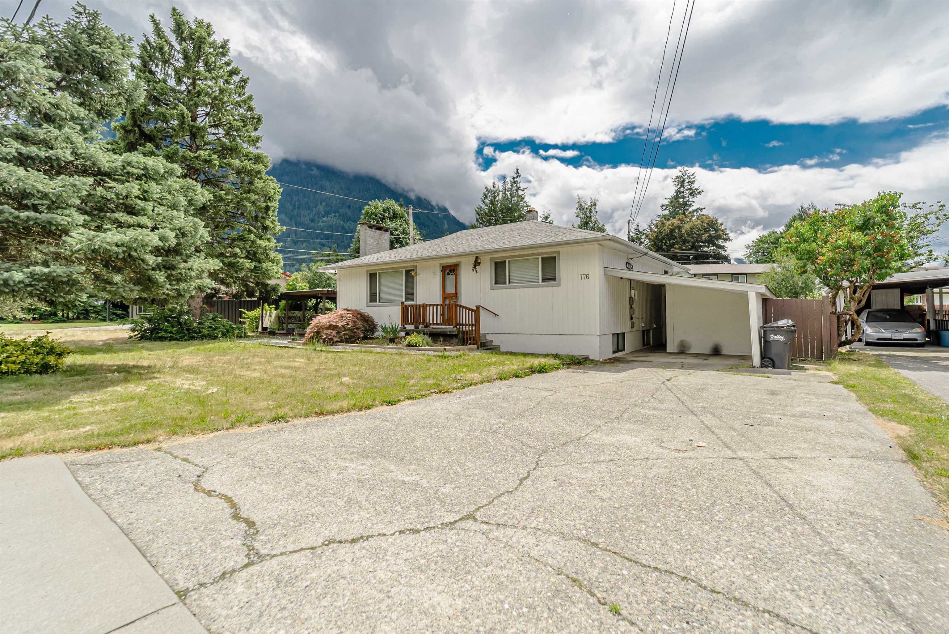 776 7th Avenue, Hope, V0X 1L4 — photo 1