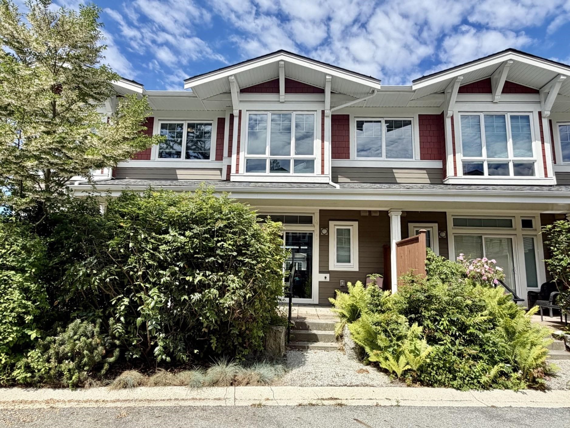5956 Beachgate Lane, Sechelt, V7Z 0S2 — photo 1