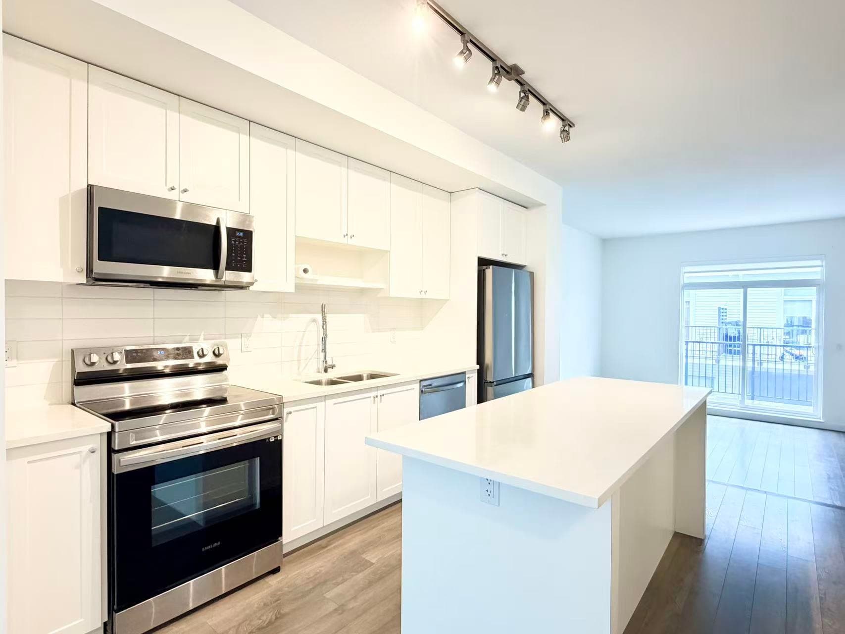 5x - 15778 85 Avenue, Surrey, V4N 6W8 — photo 2