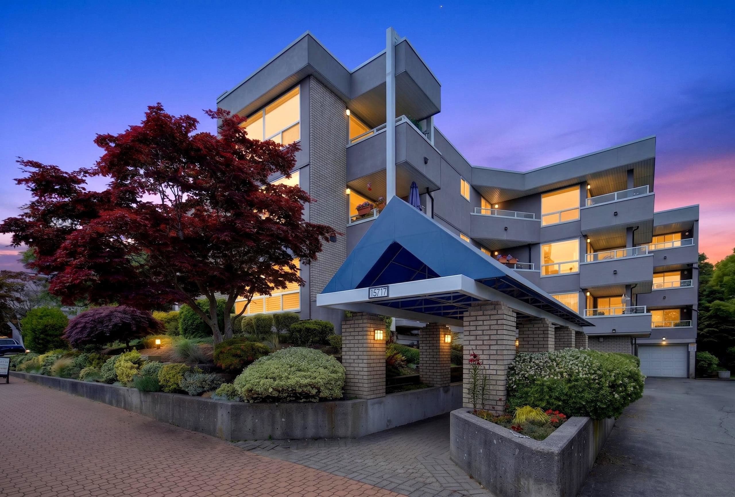 202 - 15717 Marine Drive, White Rock
