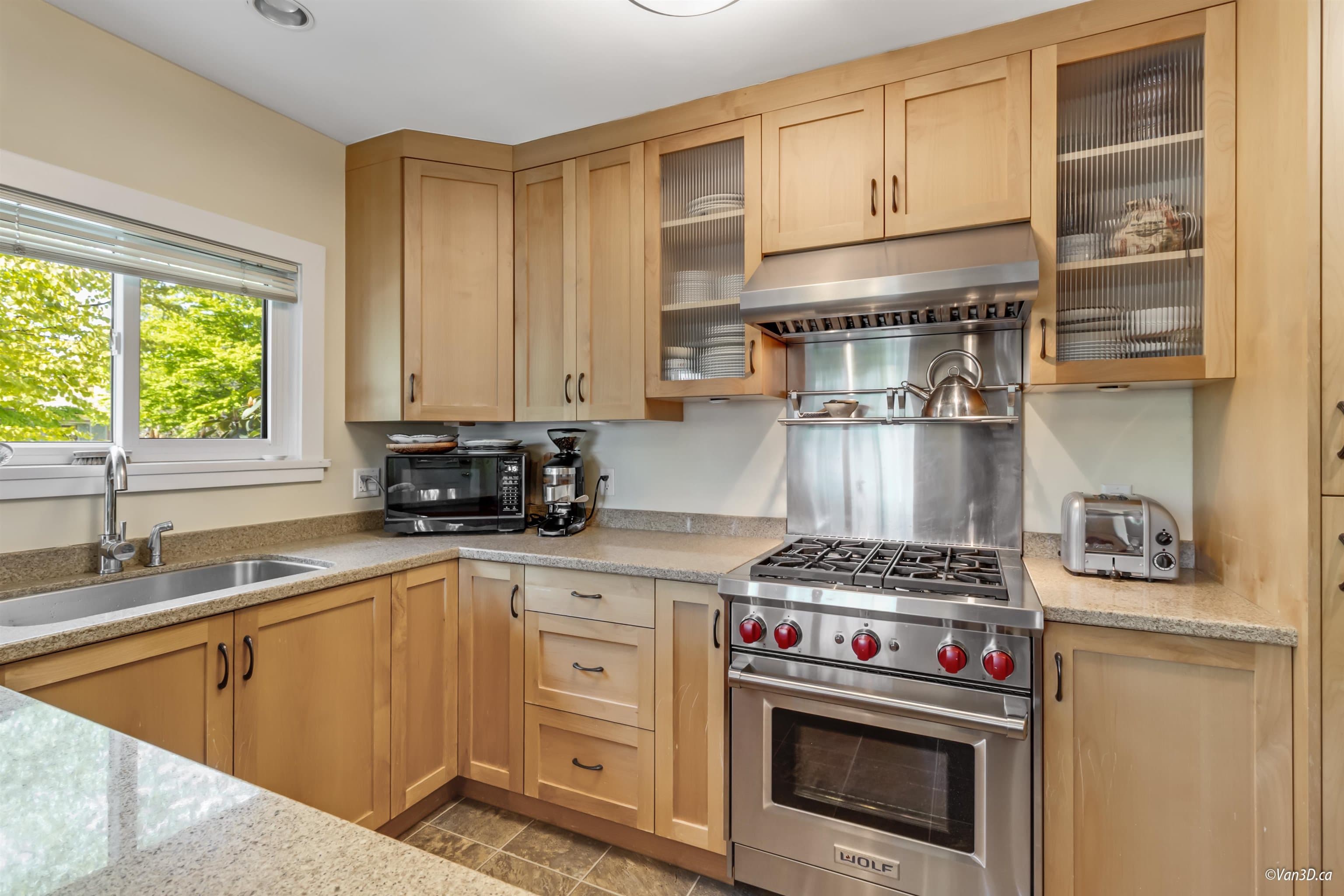 4 E 46th Avenue, Vancouver, V5W 1Z1 — photo 2