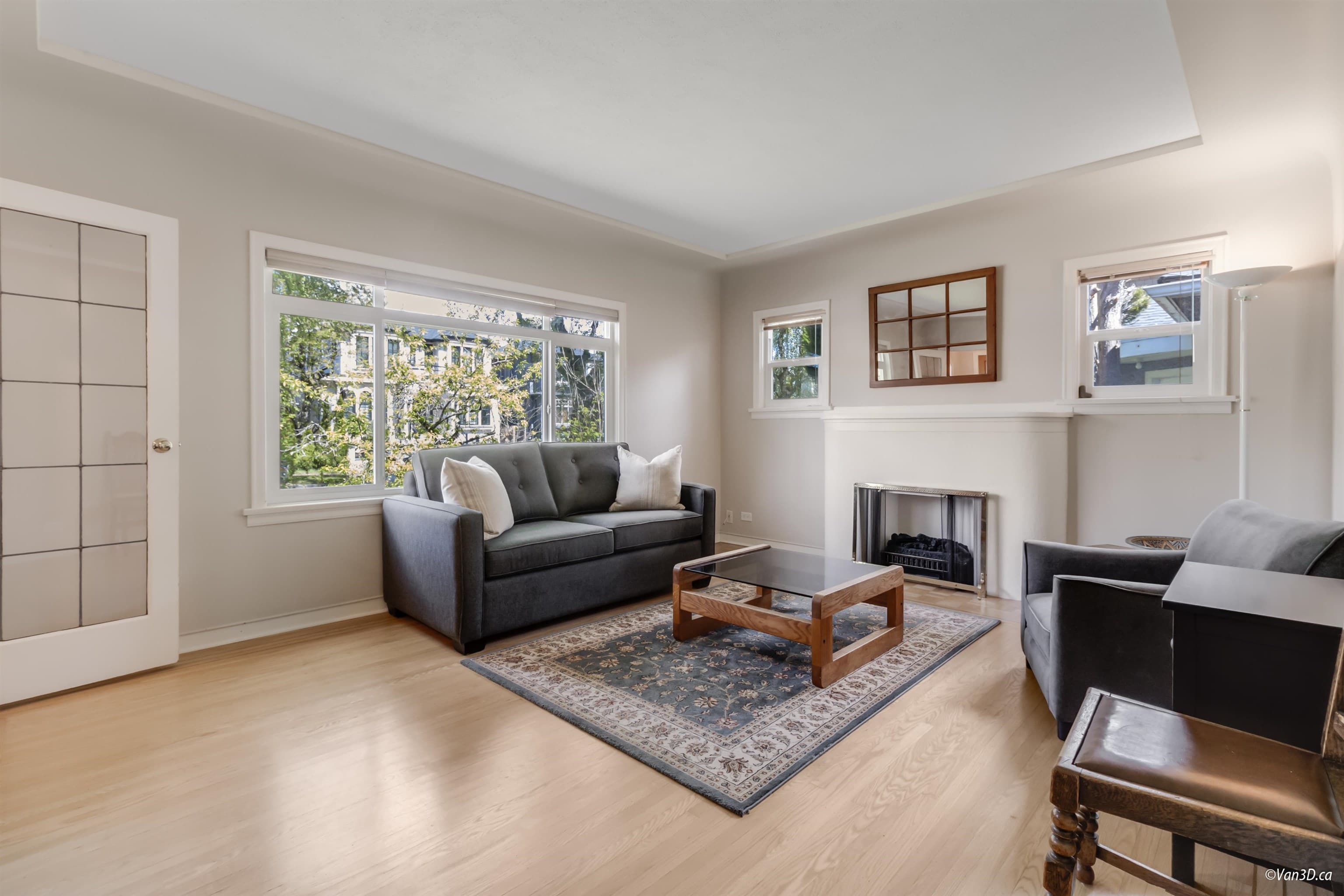 4 E 46th Avenue, Vancouver, V5W 1Z1 — photo 1