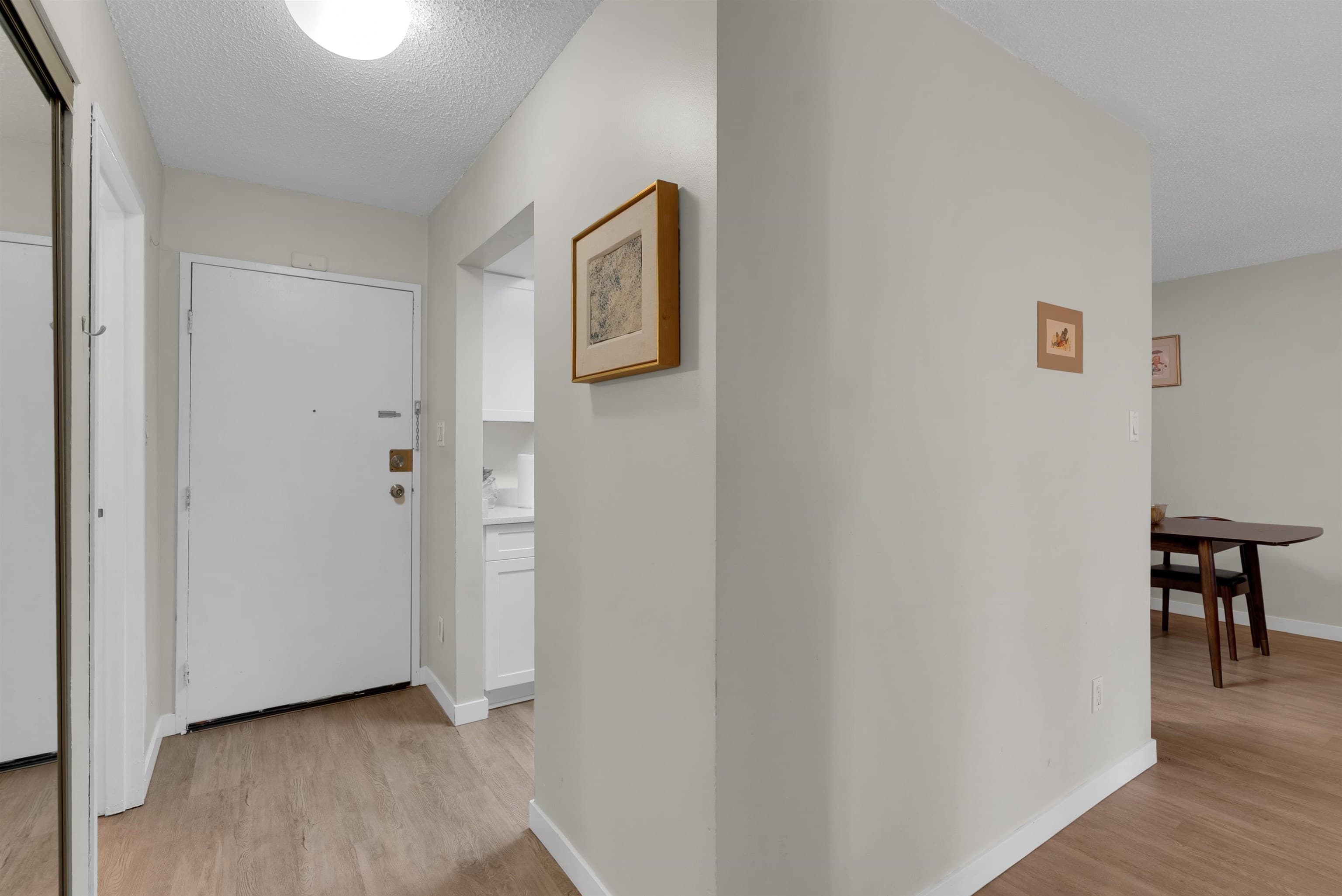 105 - 975 E Broadway, Vancouver, V5T 1Y3 — photo 2