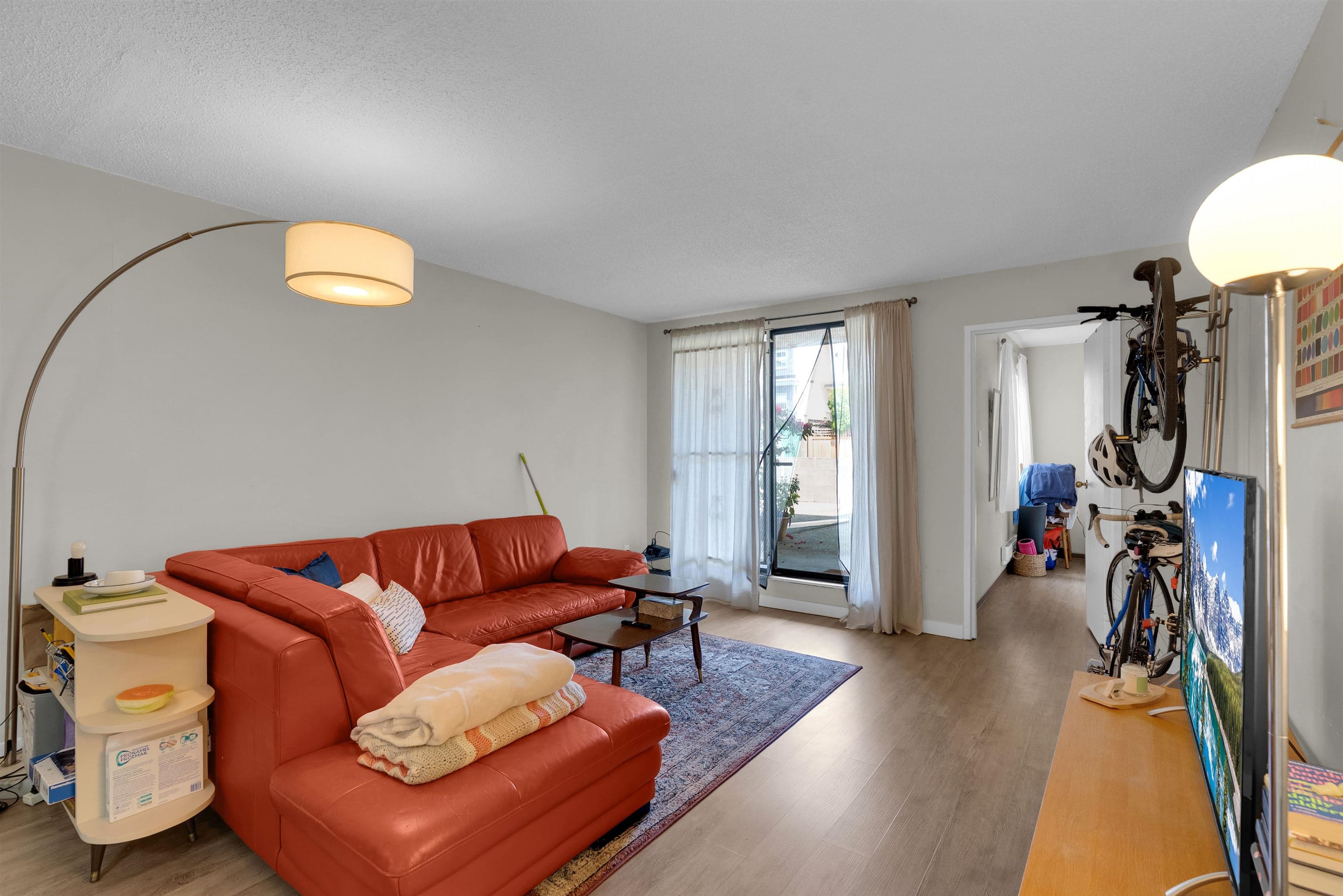 105 - 975 E Broadway, Vancouver, V5T 1Y3 — photo 1