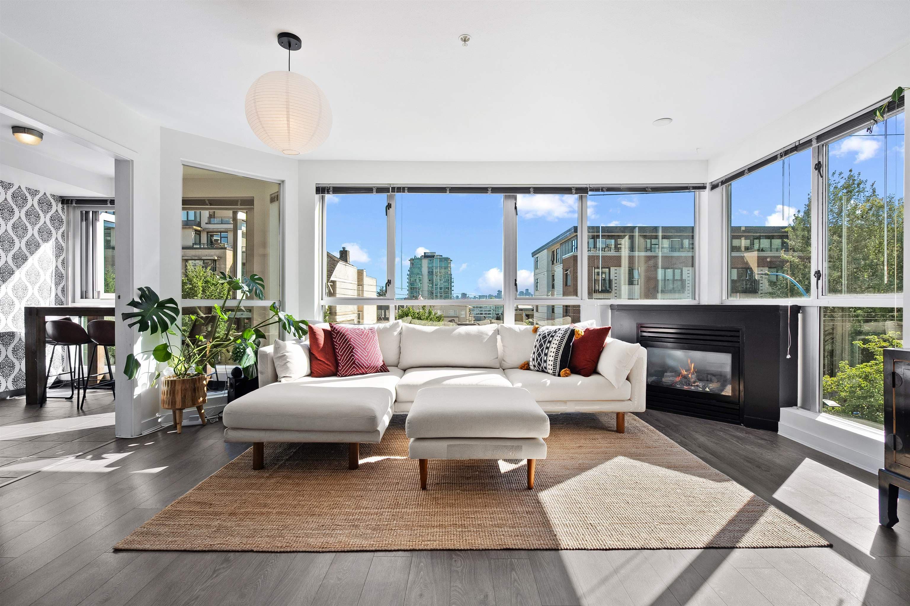 301 - 122 E 3rd Street, North Vancouver