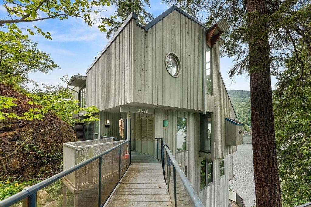 4678 Eastridge Road, North Vancouver