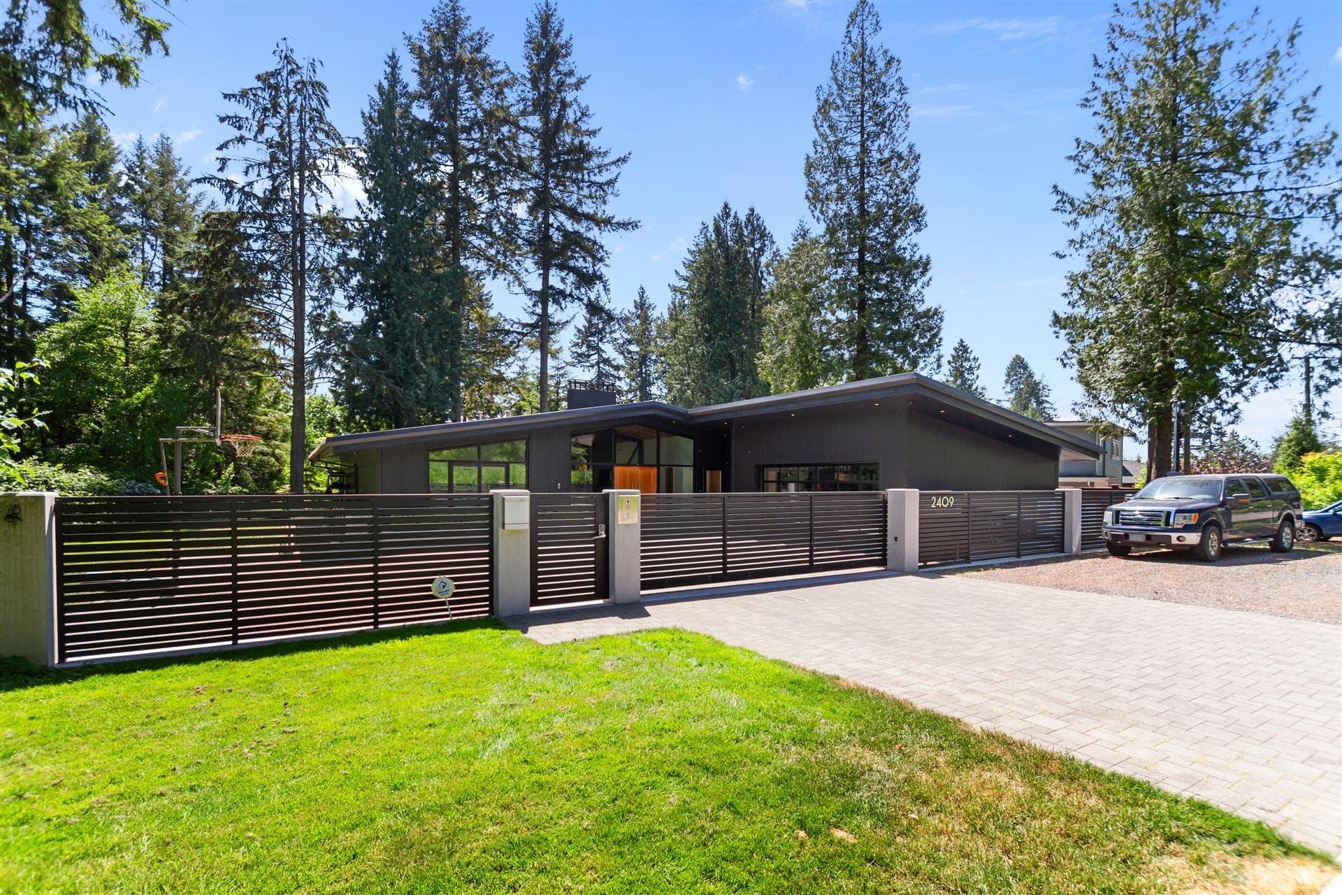 2409 Windridge Drive, North Vancouver