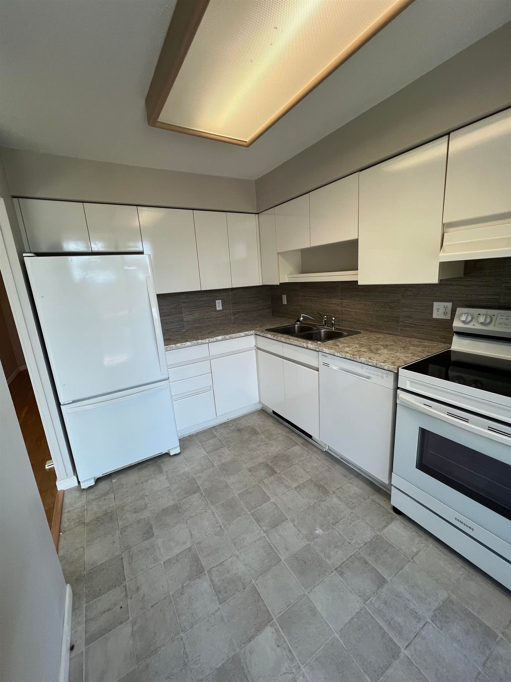 306 - 1327 E Keith Road, North Vancouver, V7J 3T5 — photo 5