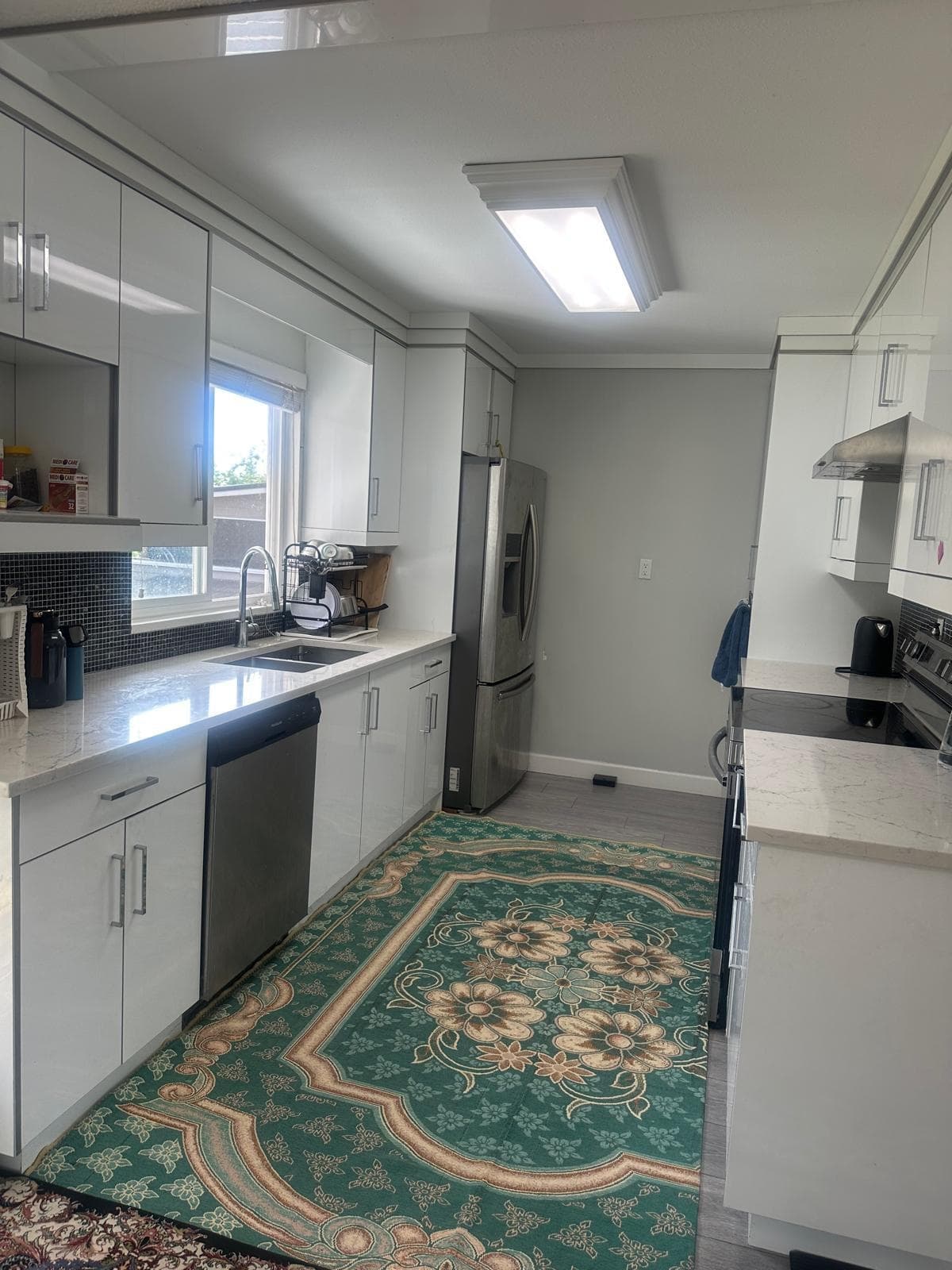 18254 56a Avenue, Surrey, V3S 6E3 — photo 3