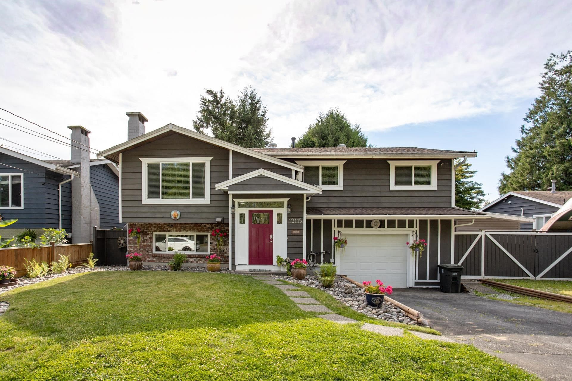 12115 Blakely Road, Pitt Meadows, V3Y 1J3 — photo 1