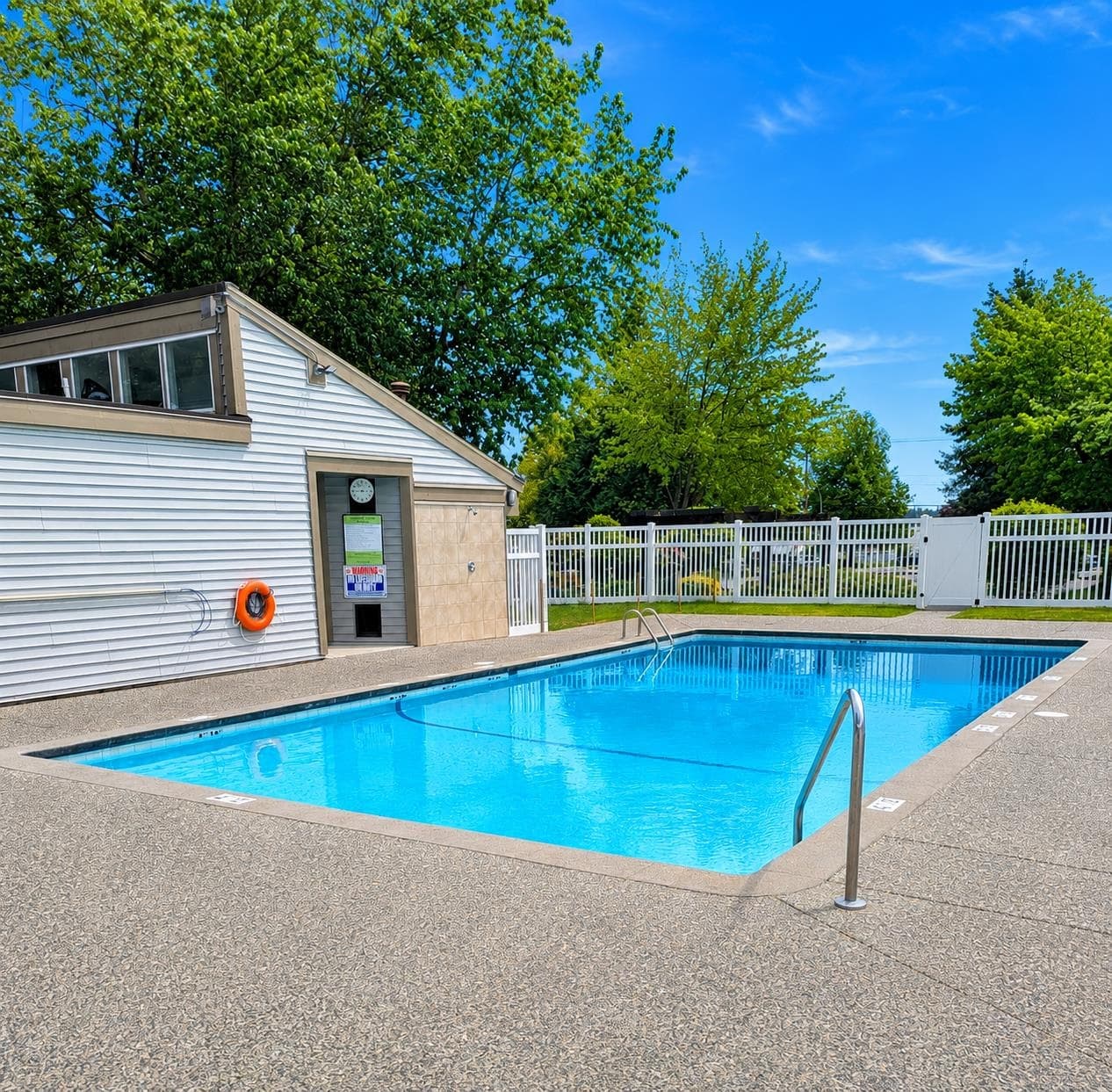 6294 W Greenside Drive, Surrey