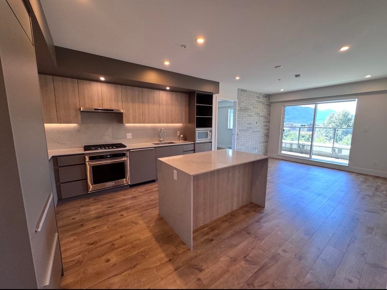 725 - 38362 Buckley Avenue, Squamish, V8B 0J8 — photo 2