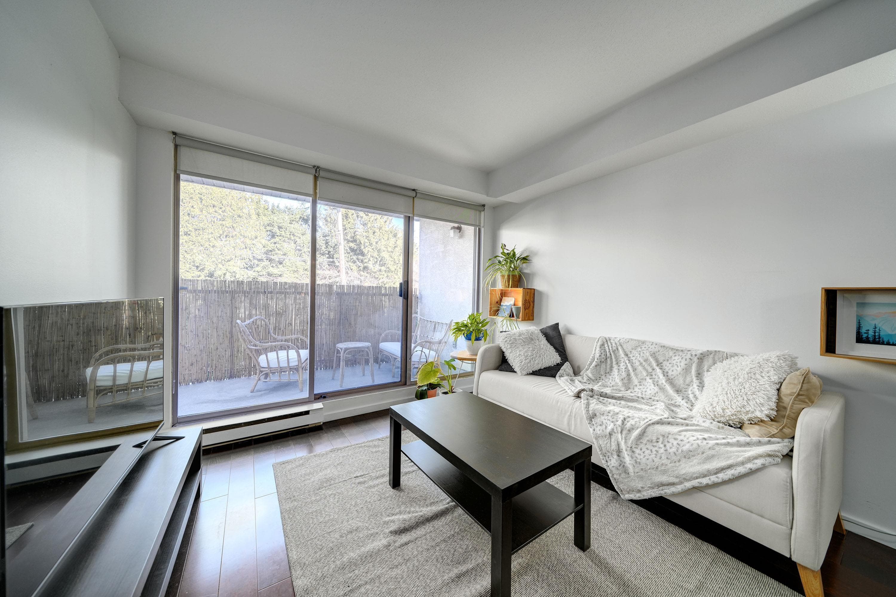 210 - 1099 E Broadway, Vancouver, V5T 1Y5 — photo 3