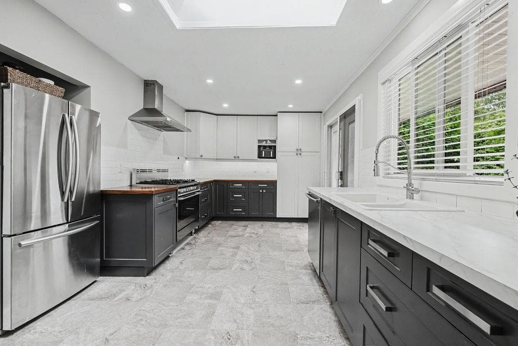 1102 Grandview Road, Gibsons, V0N 1V3 — photo 3