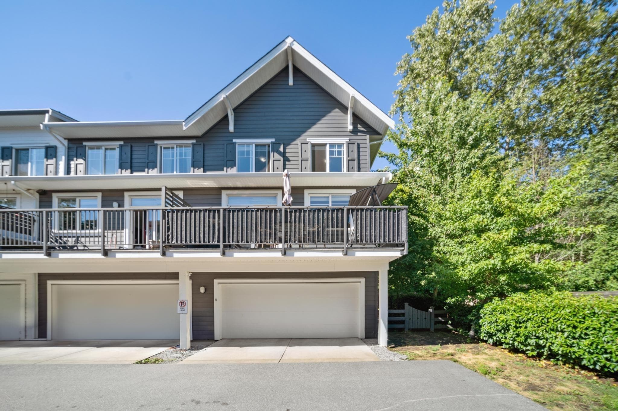 8 - 16357 15 Avenue, Surrey