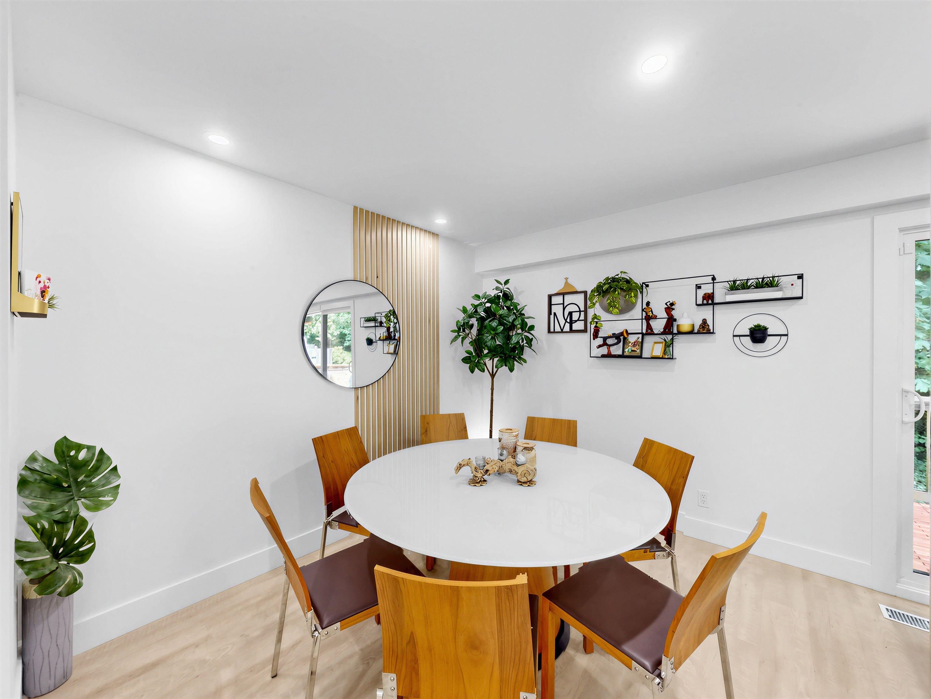 1270 Premier Street, North Vancouver, V7J 2H4 — photo 5