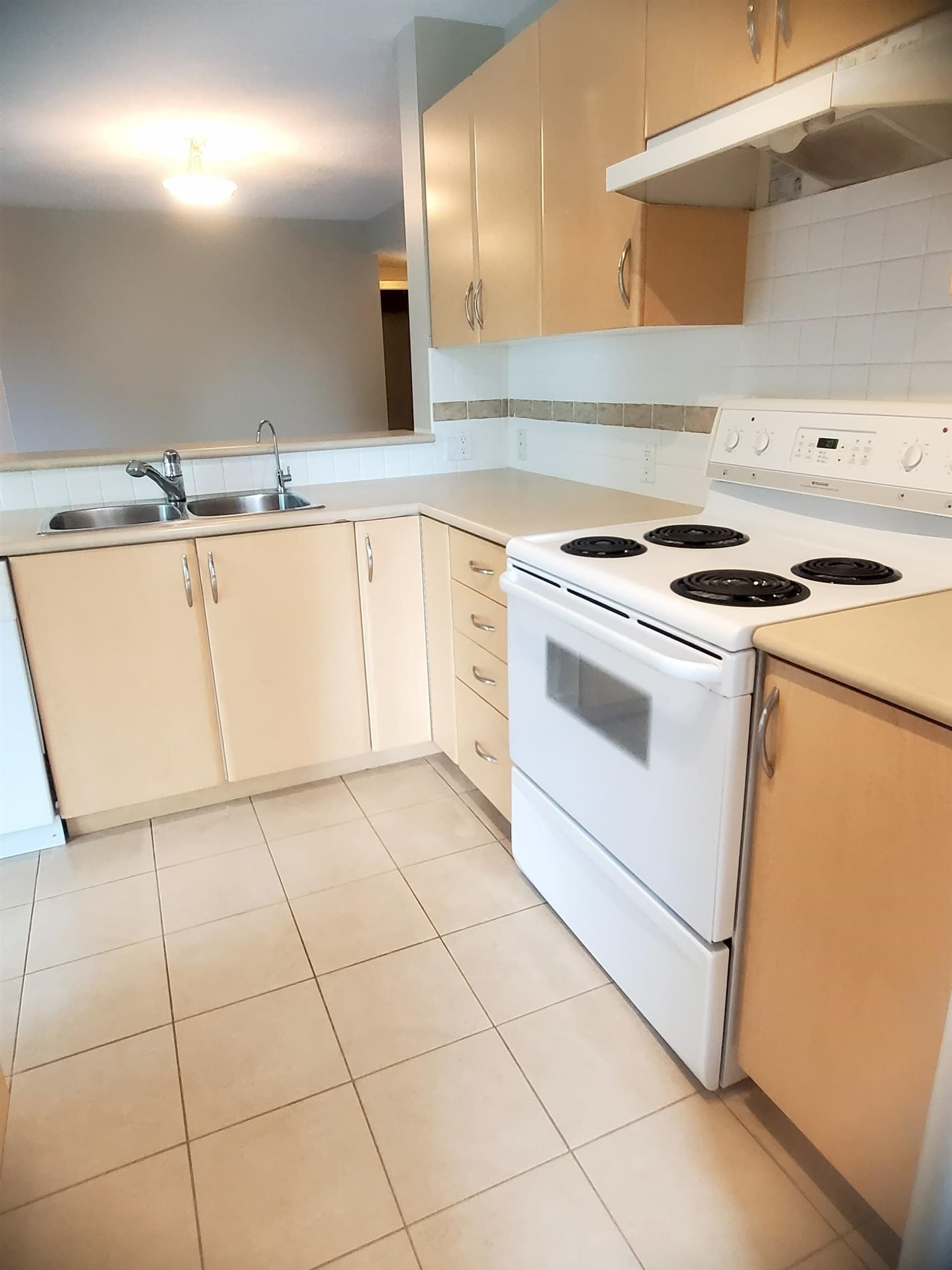 506 - 6659 Southoaks Crescent, Burnaby, V5E 4M9 — photo 5