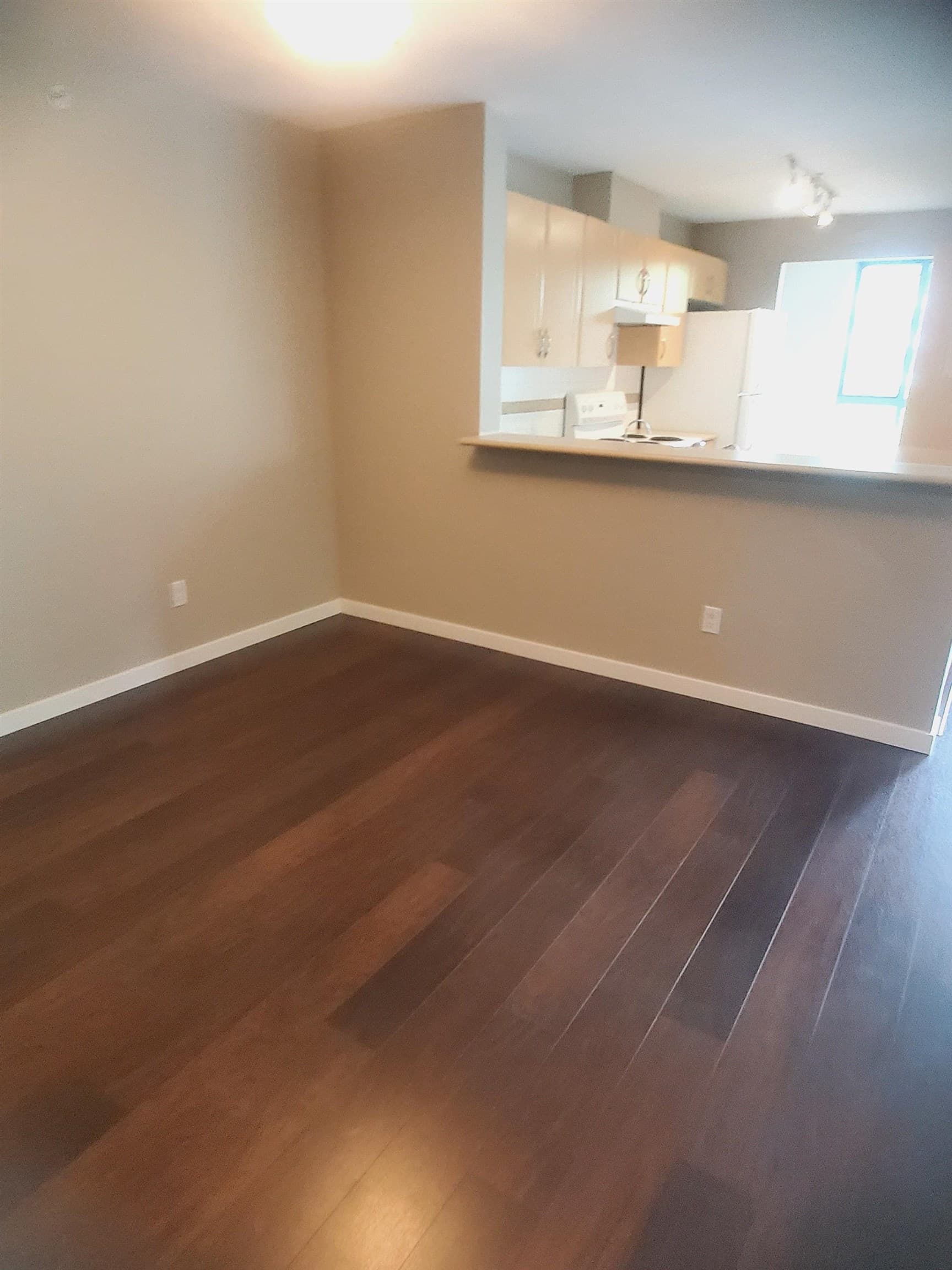 506 - 6659 Southoaks Crescent, Burnaby, V5E 4M9 — photo 4