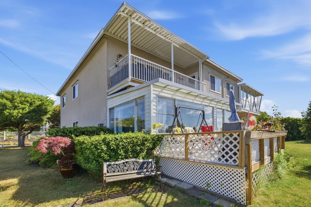 1 - 1040 Parker Street, White Rock