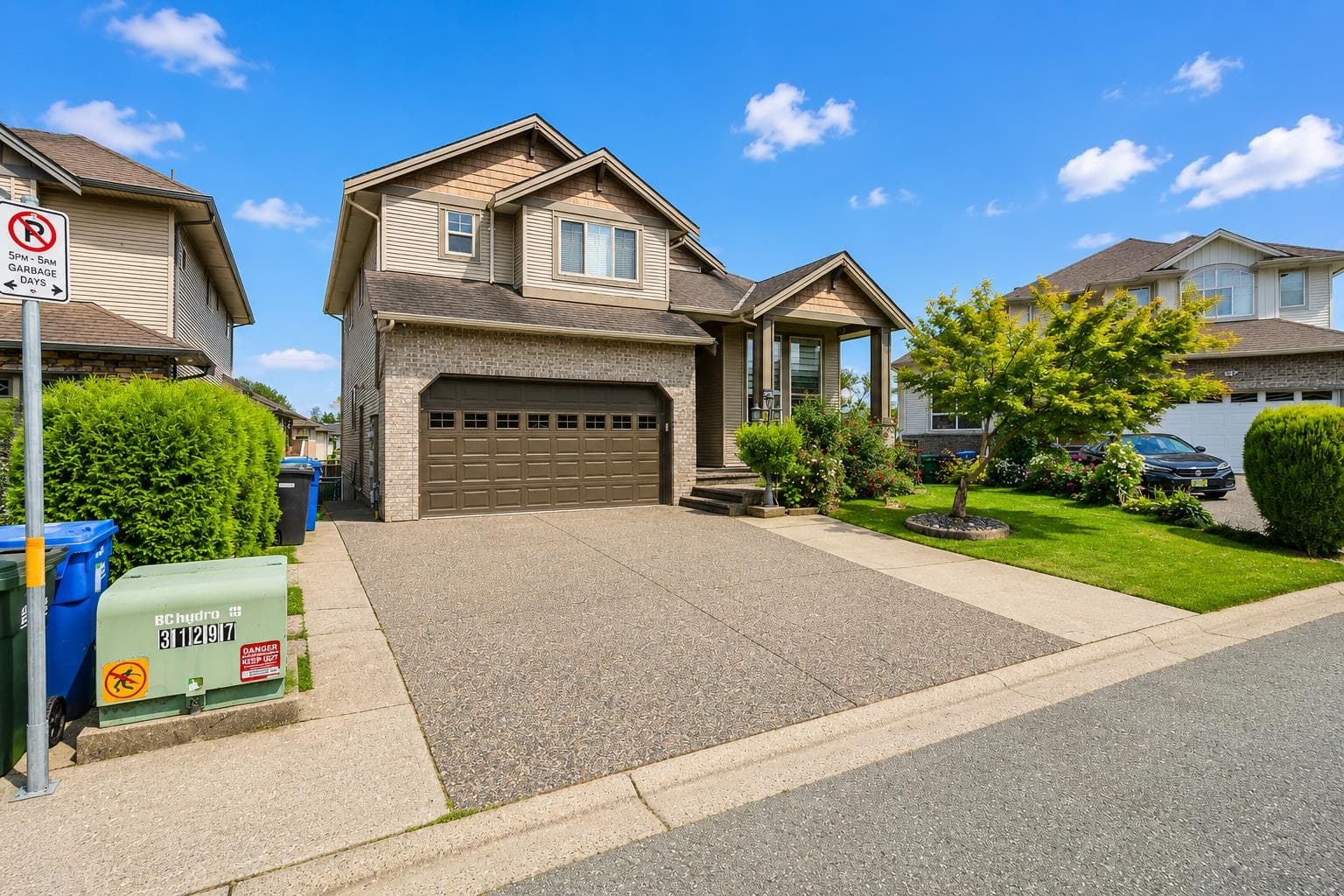 30546 Sapphire Place, Abbotsford, V2T 6Y5 — photo 2