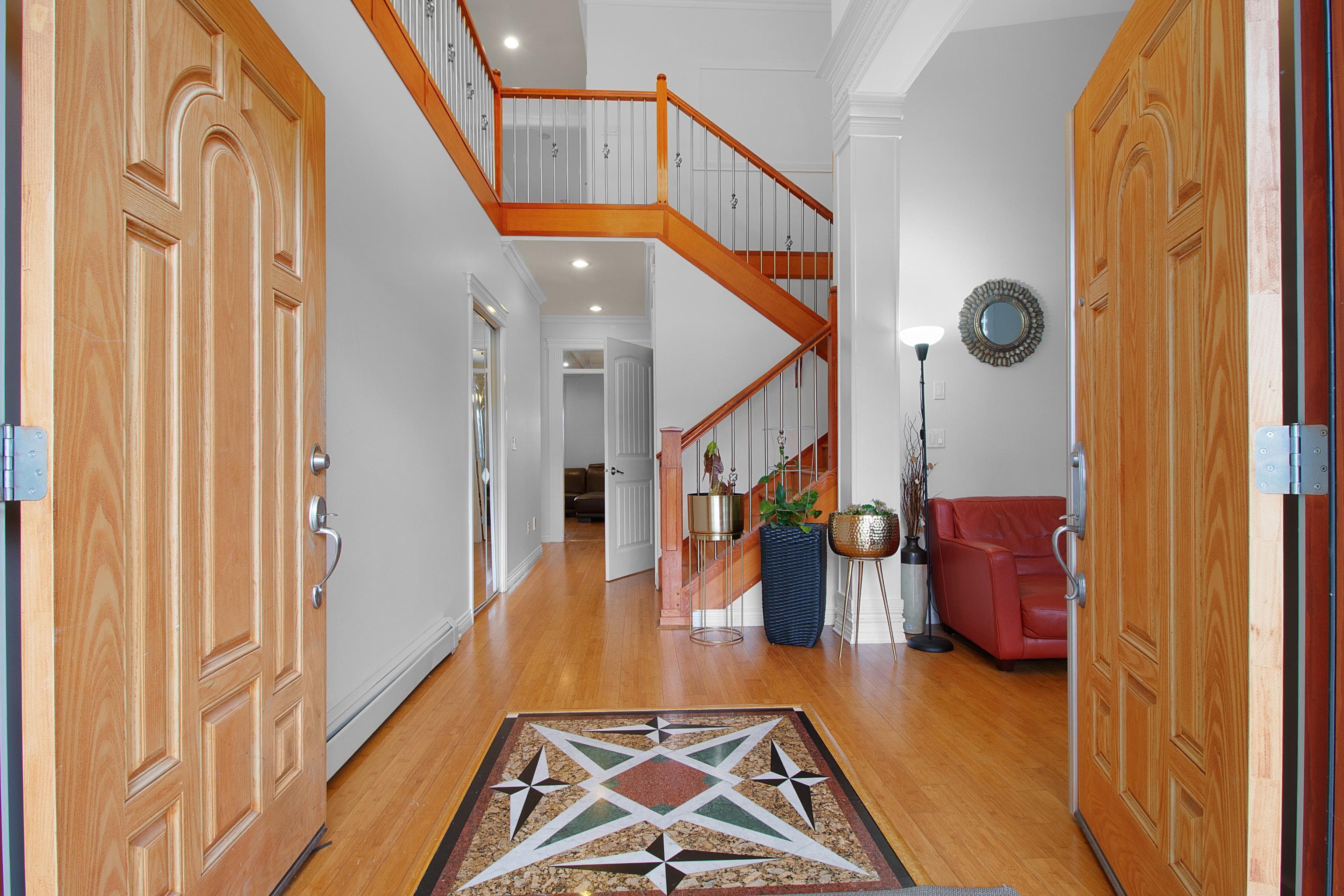 30546 Sapphire Place, Abbotsford, V2T 6Y5 — photo 3