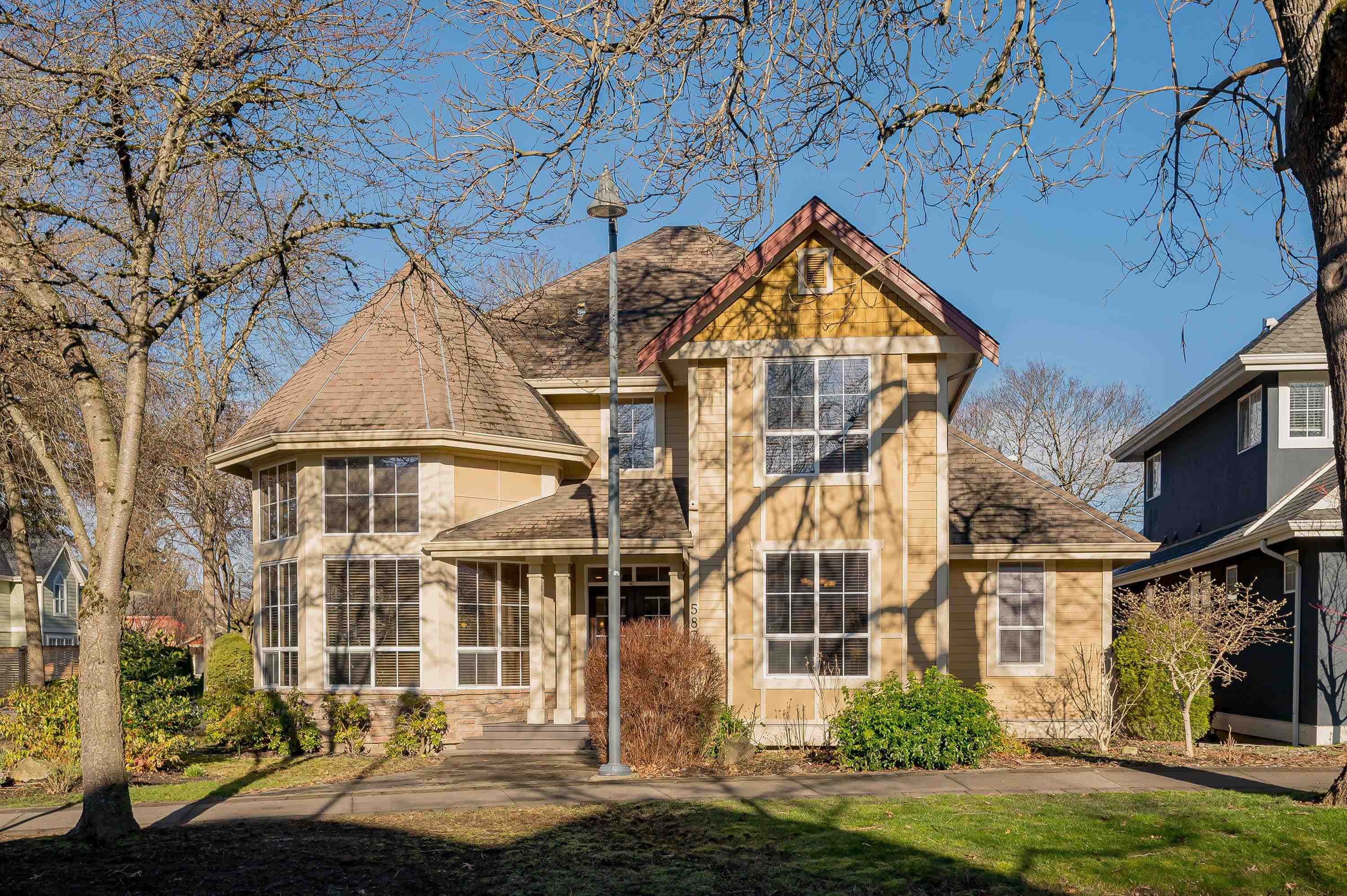5877 Garrison Boulevard, Chilliwack