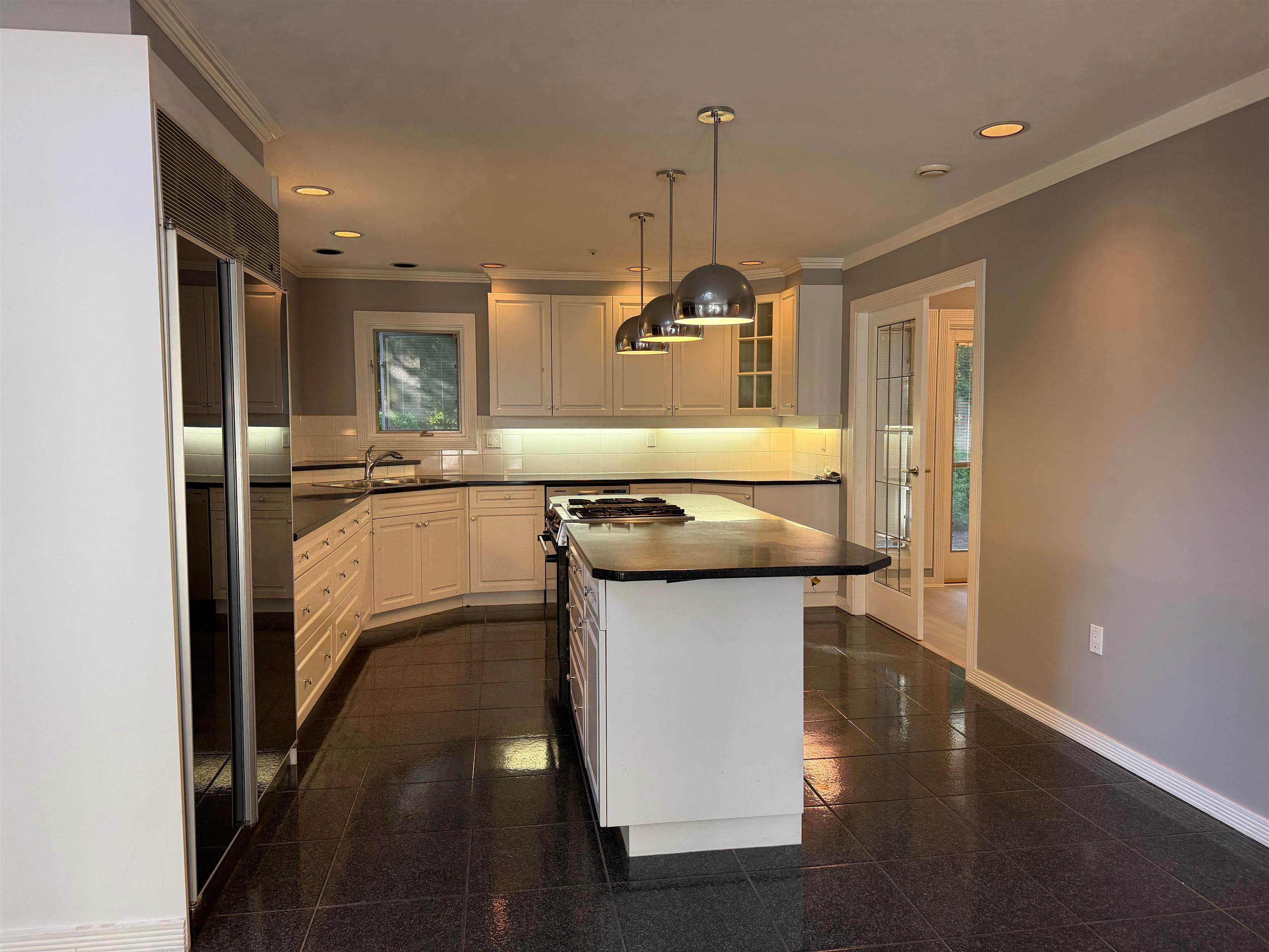 8575 Captains Cove, Vancouver, V6P 6S1 — photo 2