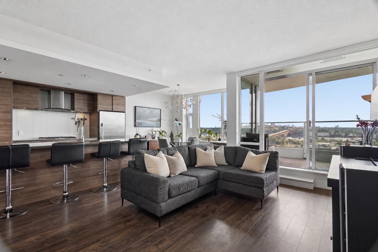 2303 - 1550 Fern Street, North Vancouver