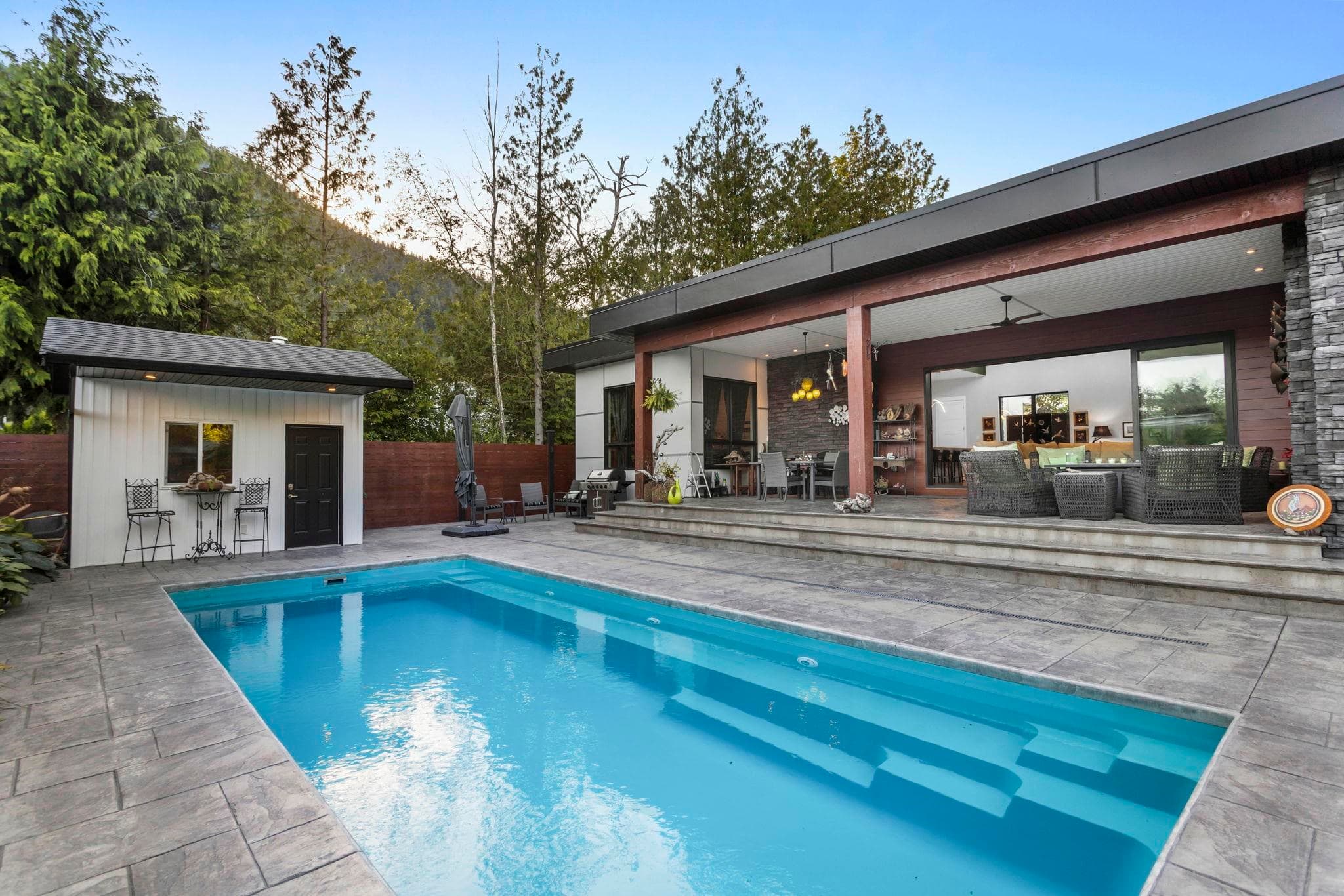464 Alder Avenue, Harrison Hot Springs