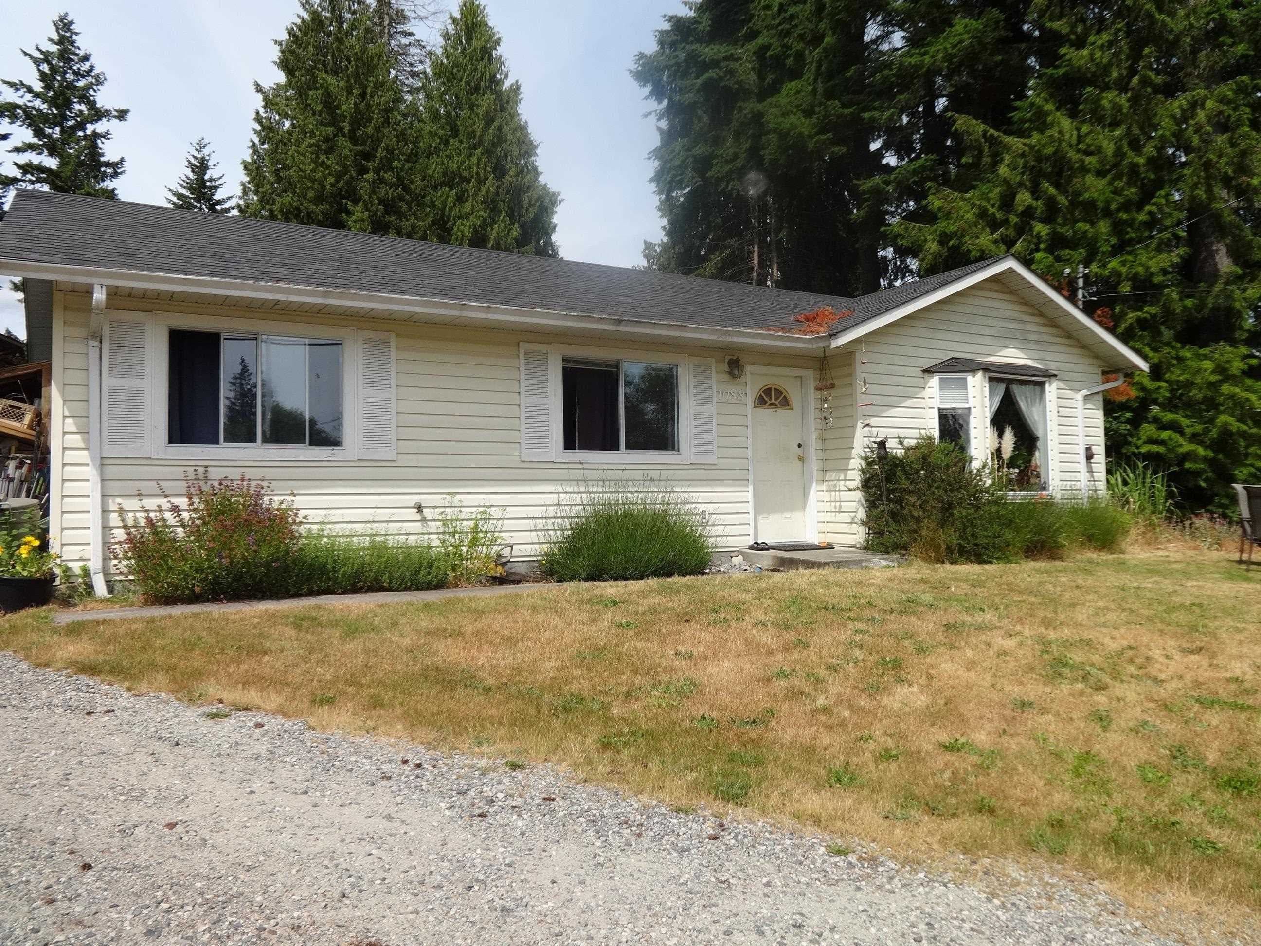 1088 Sunnyside Road, Gibsons