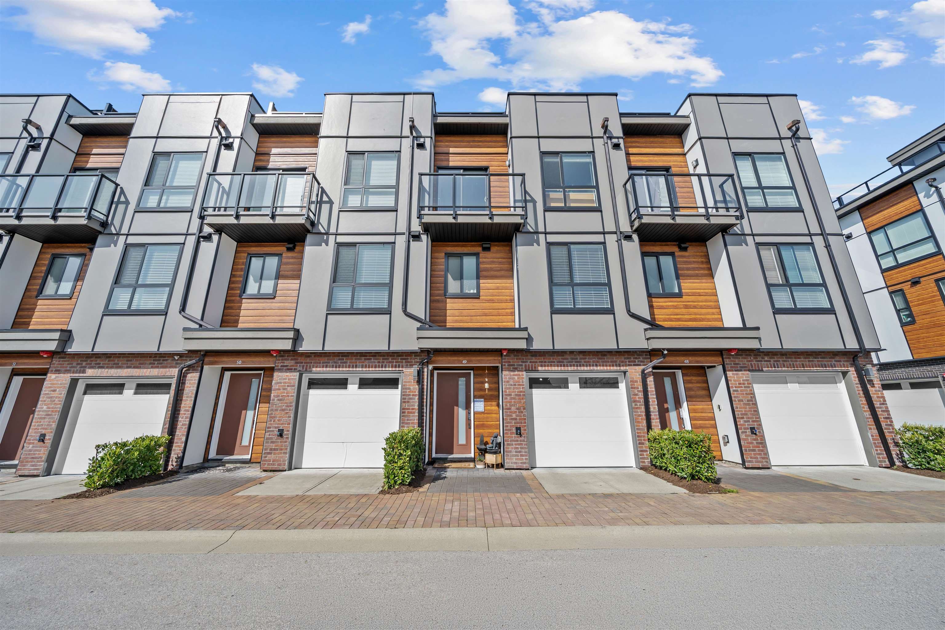 49 - 19760 55 Avenue, Langley
