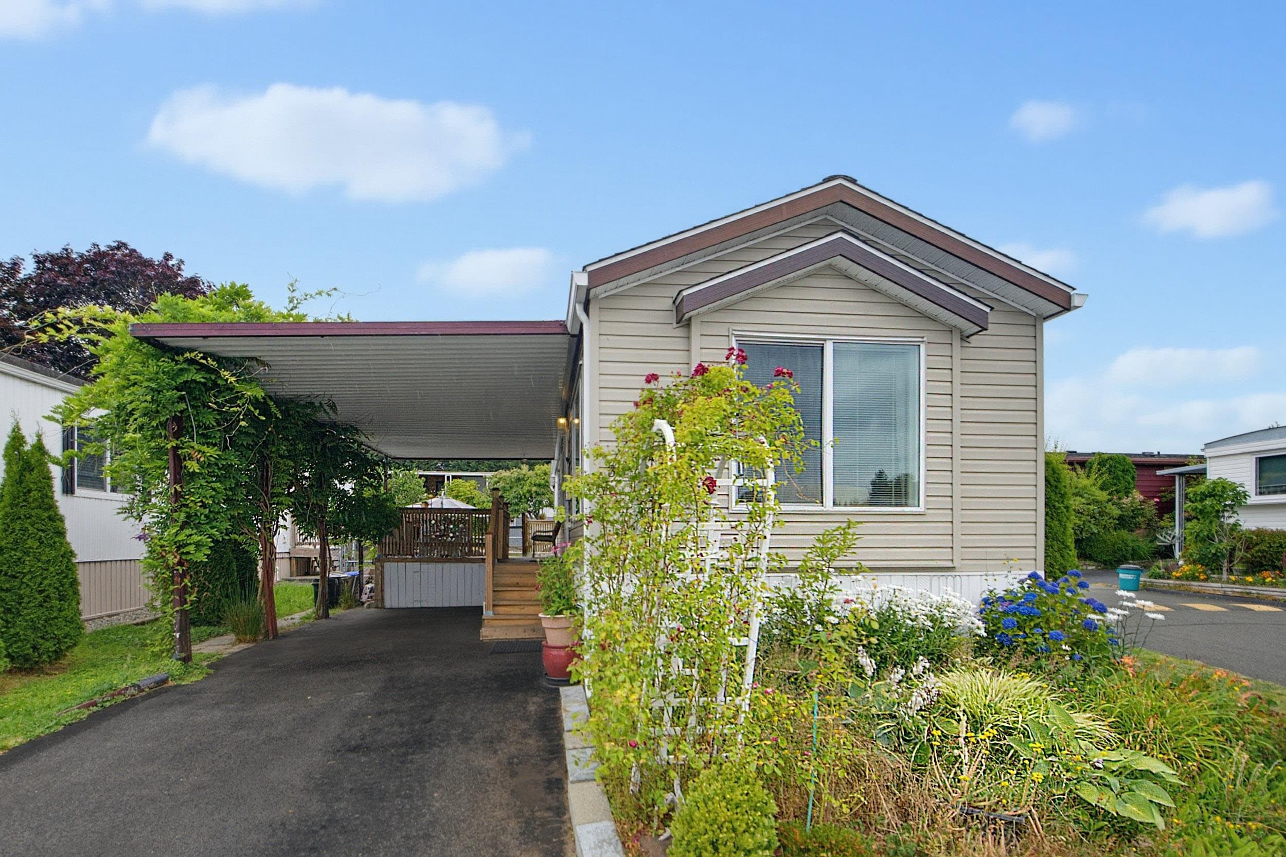 38 - 15875 20 Avenue, Surrey