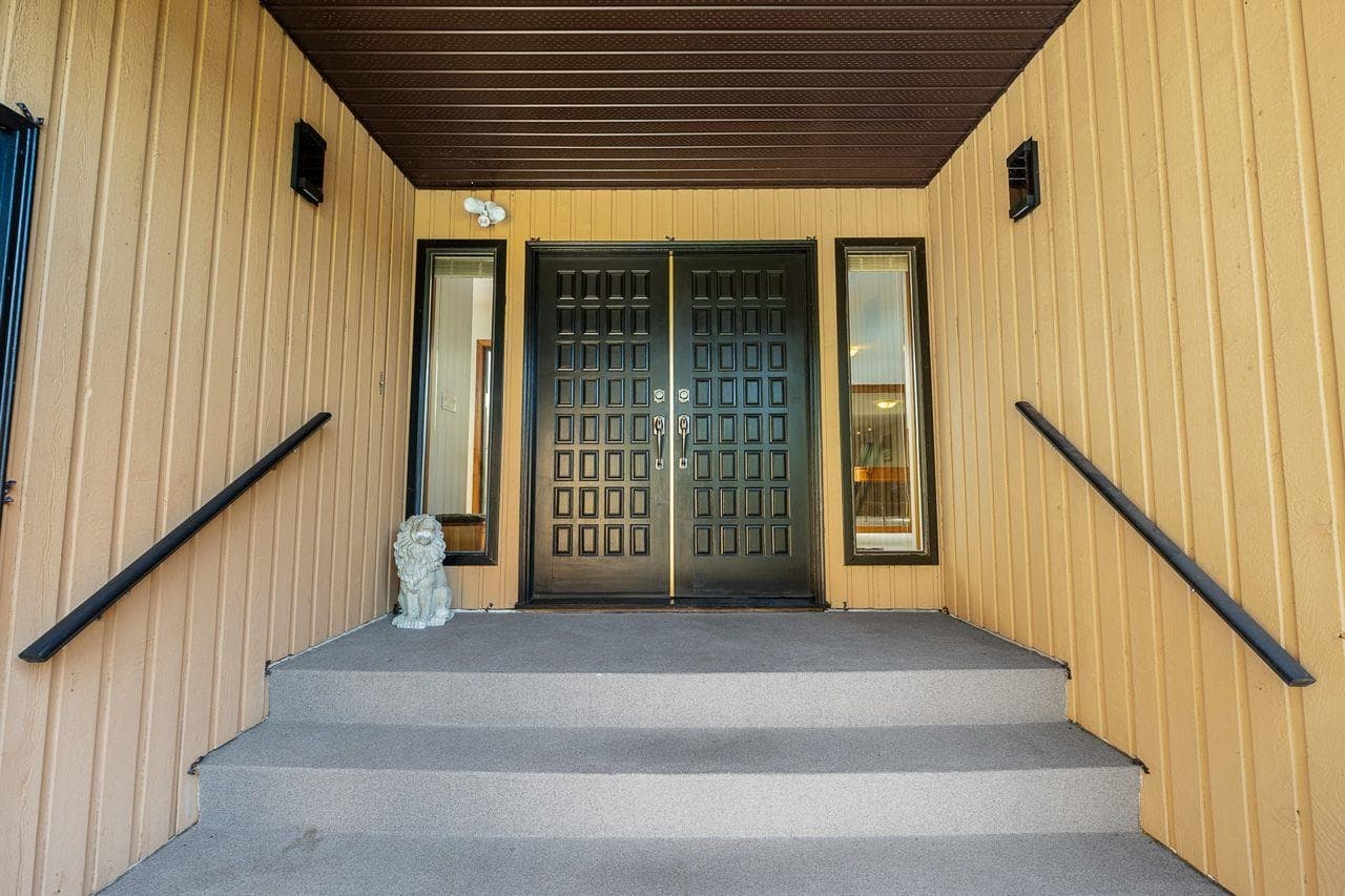 3762 Nanaimo Crescent, Abbotsford, V2T 4Z7 — photo 2
