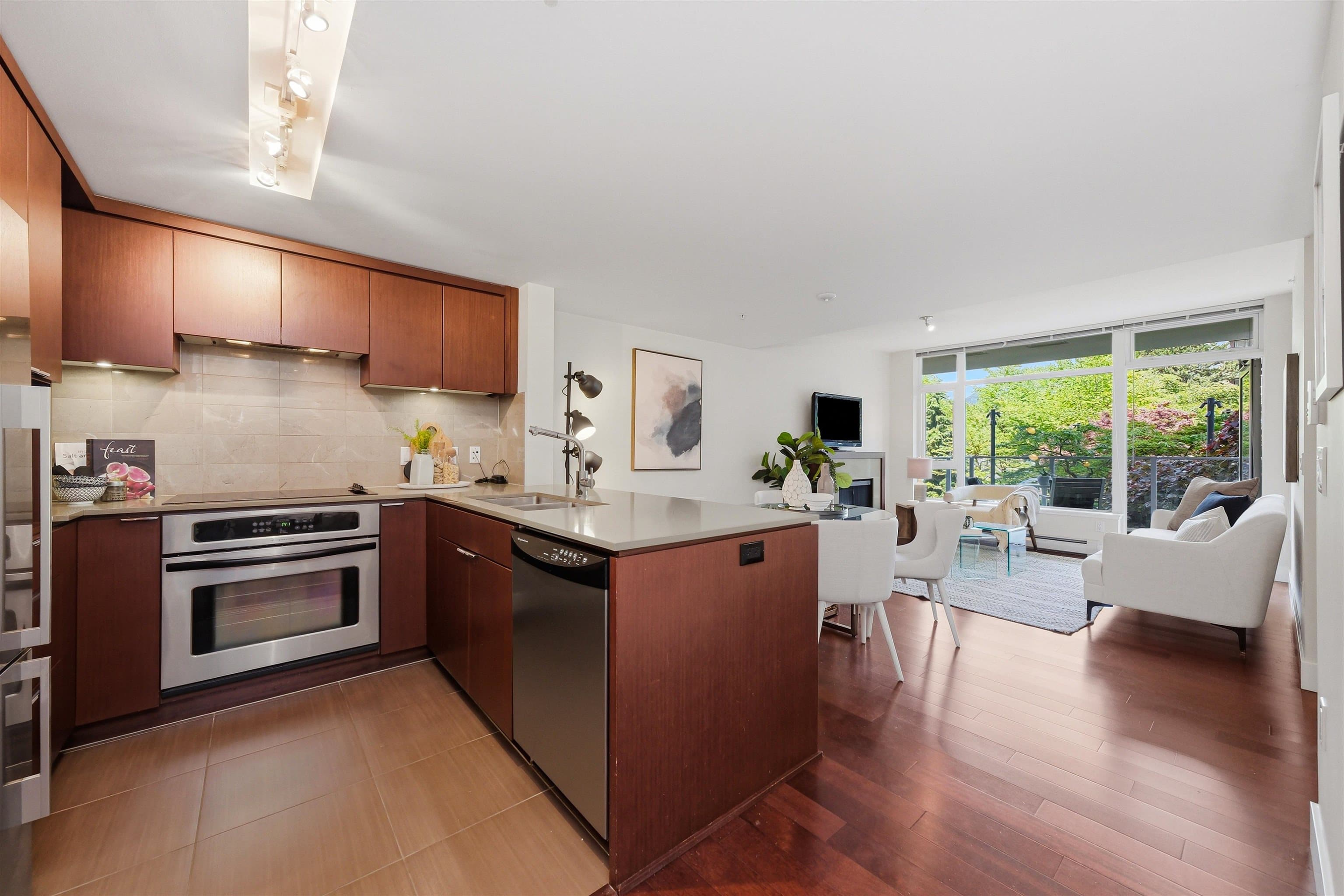205 - 158 W 13th Street, North Vancouver