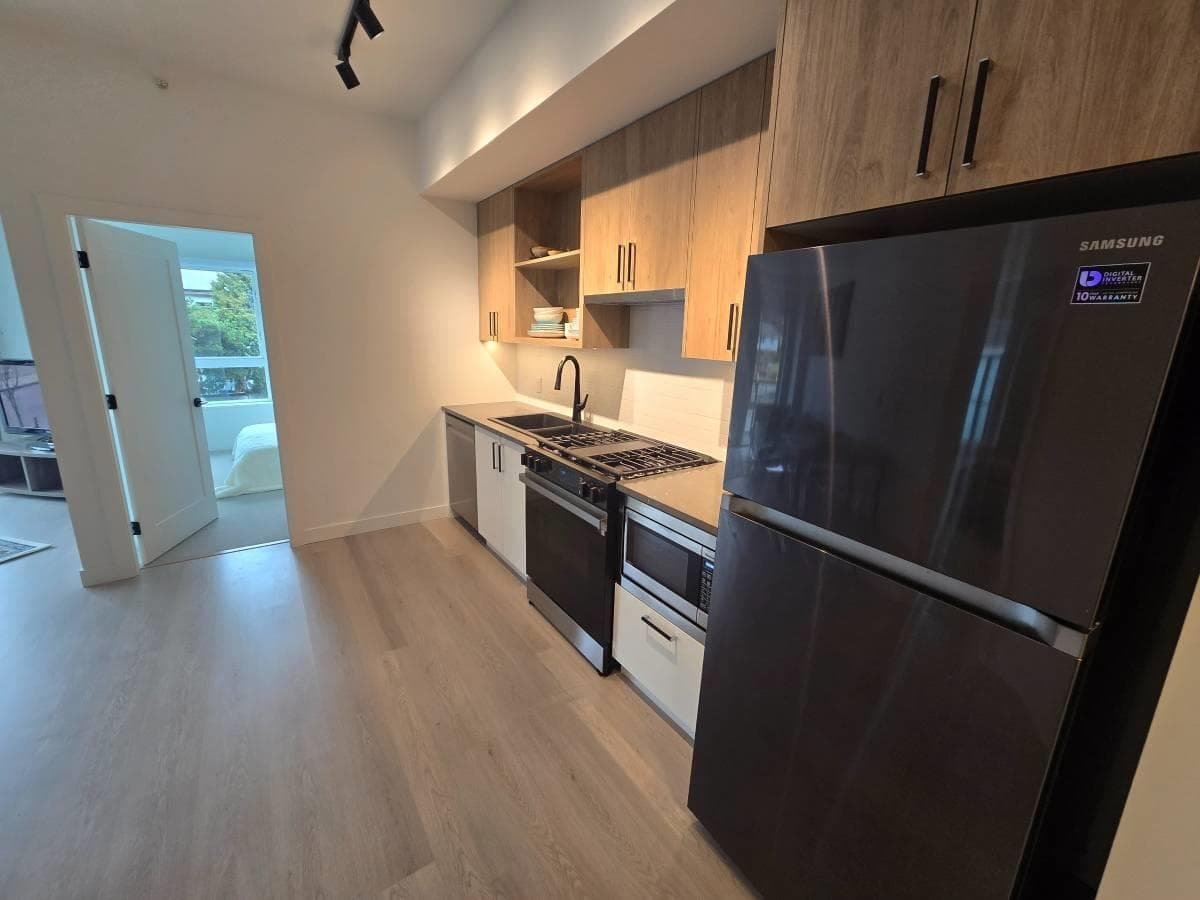 104 - 1100 Clarke Road, Port Moody, V3H 0N3 — photo 4